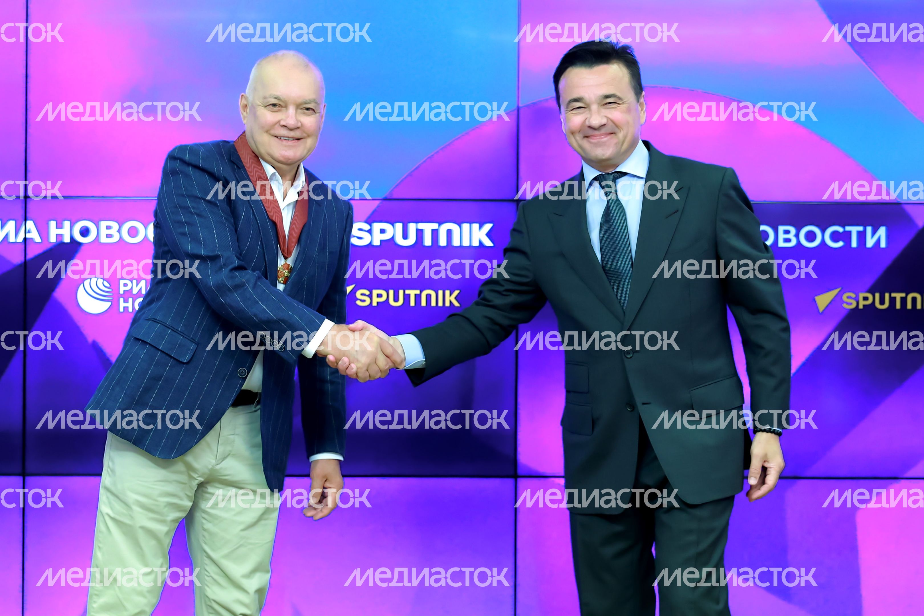 Андрей Воробьев вручил Дмитрию Киселеву Орден «За заслуги перед Московской областью» I степени
