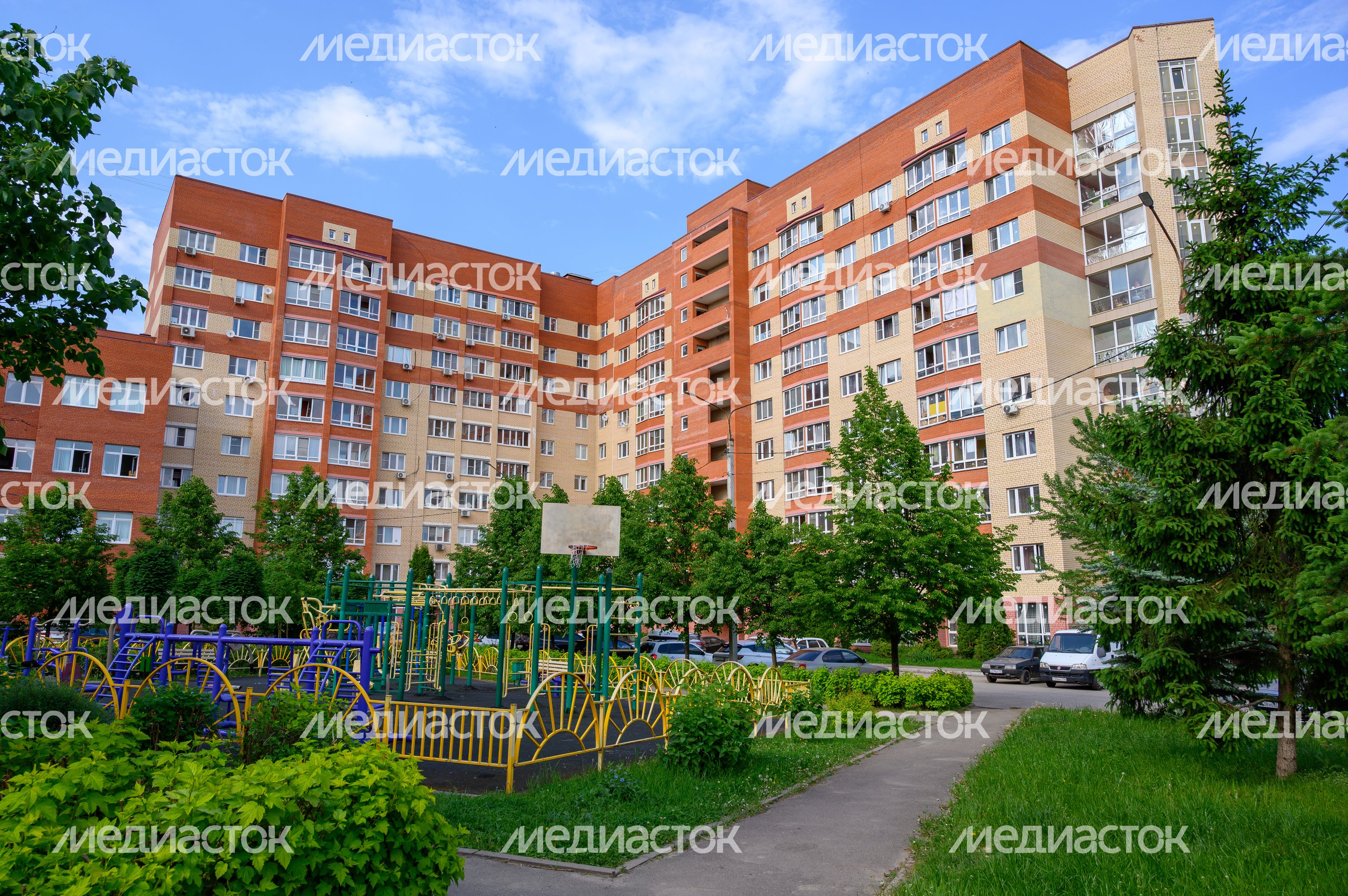 Виды Домодедово: двор микрорайона Авиационный