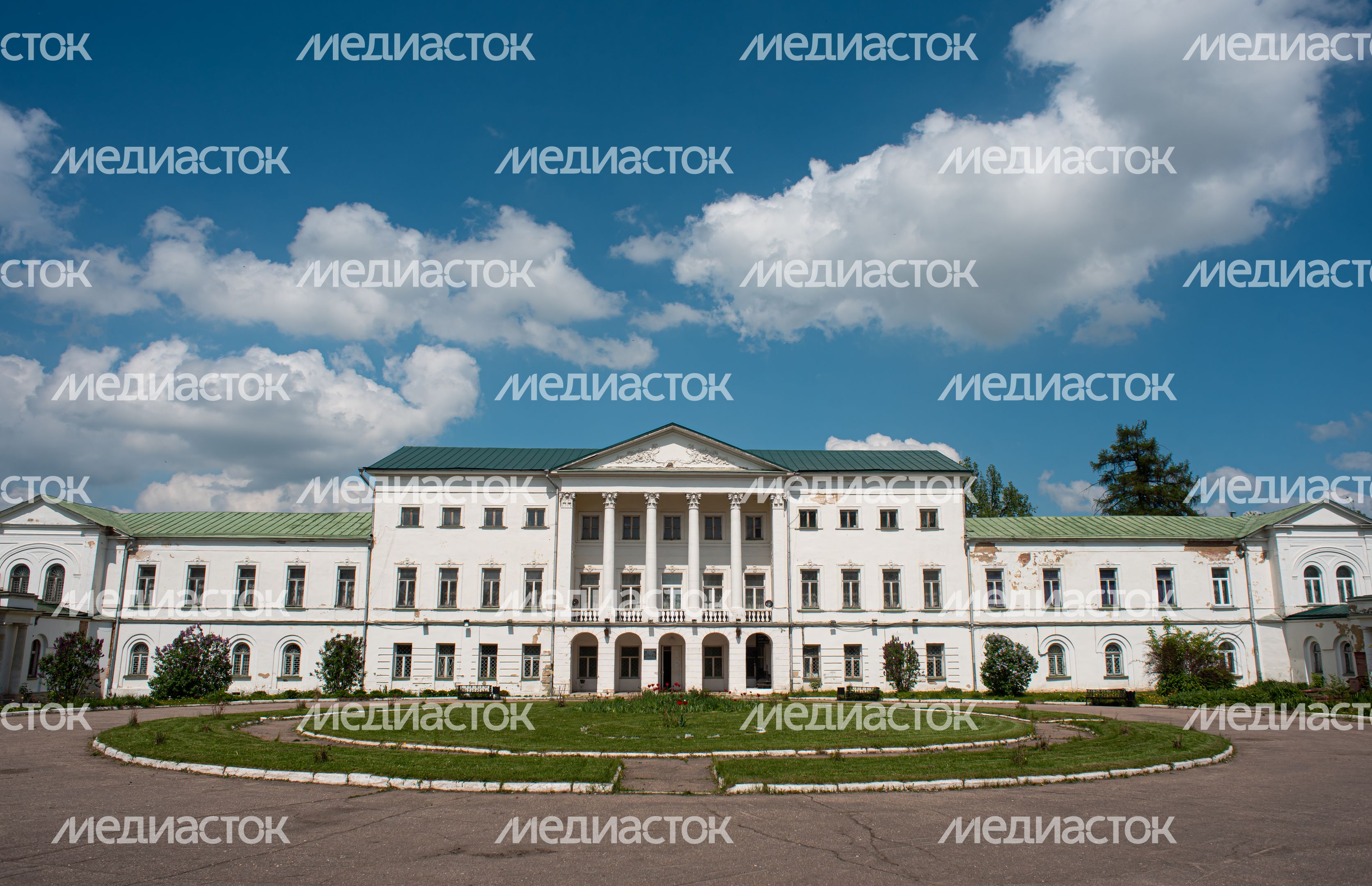 Весенние виды усадьбы Ивановское Весенние виды усадьбы Ивановское