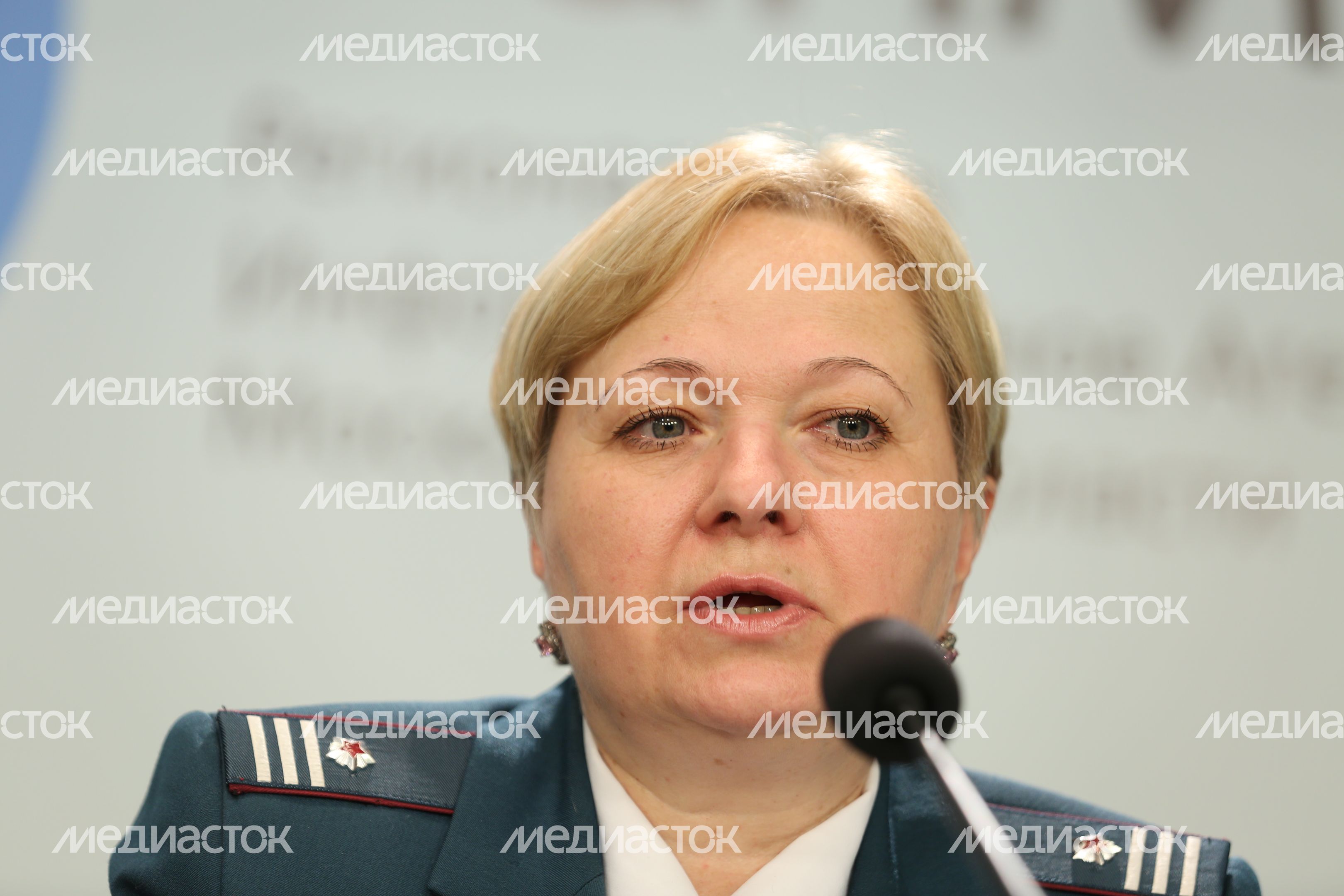 Пресс-конференция Елены Глазуновой в РИАМО
