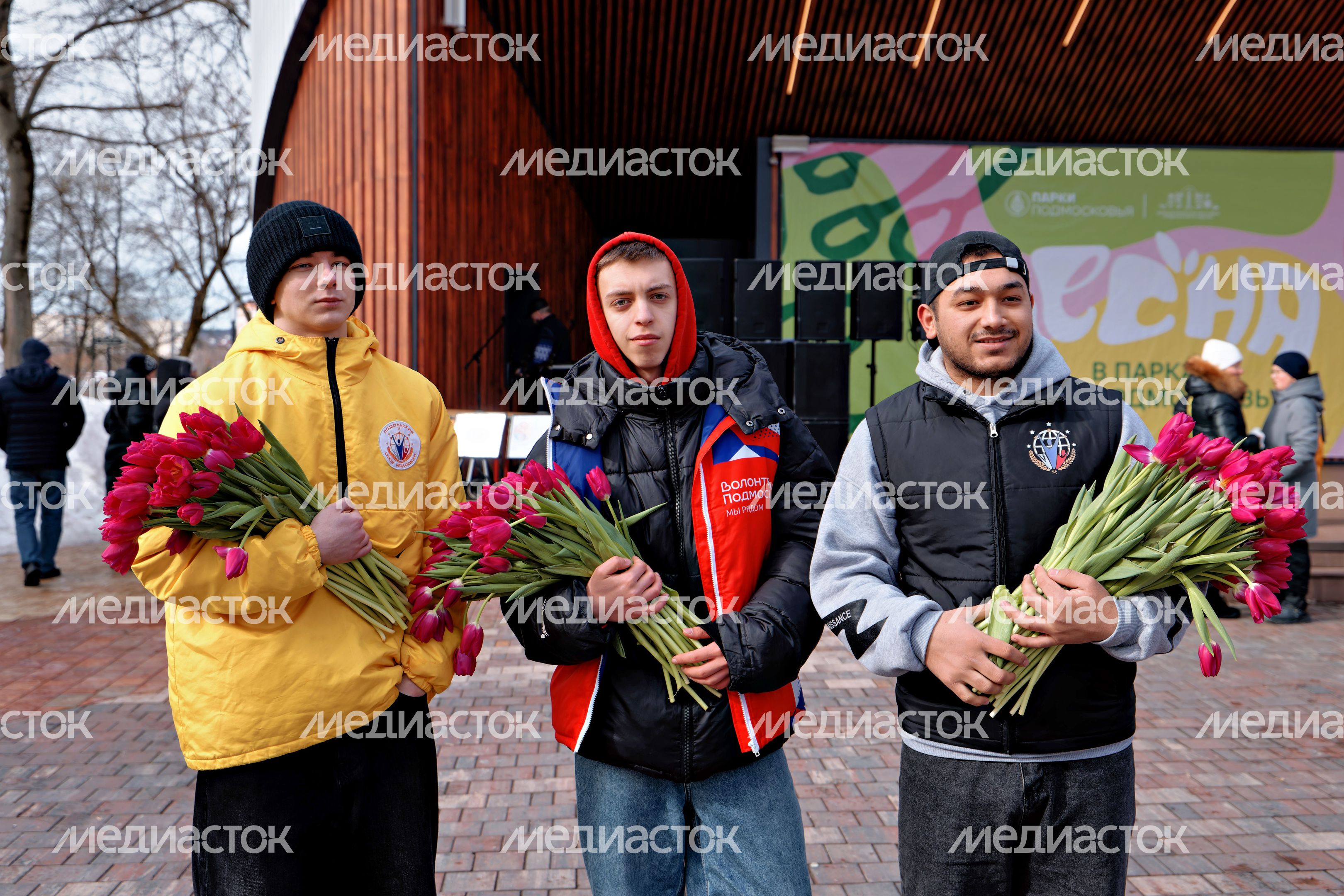 Фестиваль «Весна, цветы и комплименты» к празднику 8 Марта в парке имени В. Талалихина в Подольске Фестиваль «Весна, цветы и комплименты» к празднику 8 Марта в парке имени В. Талалихина в Подольске