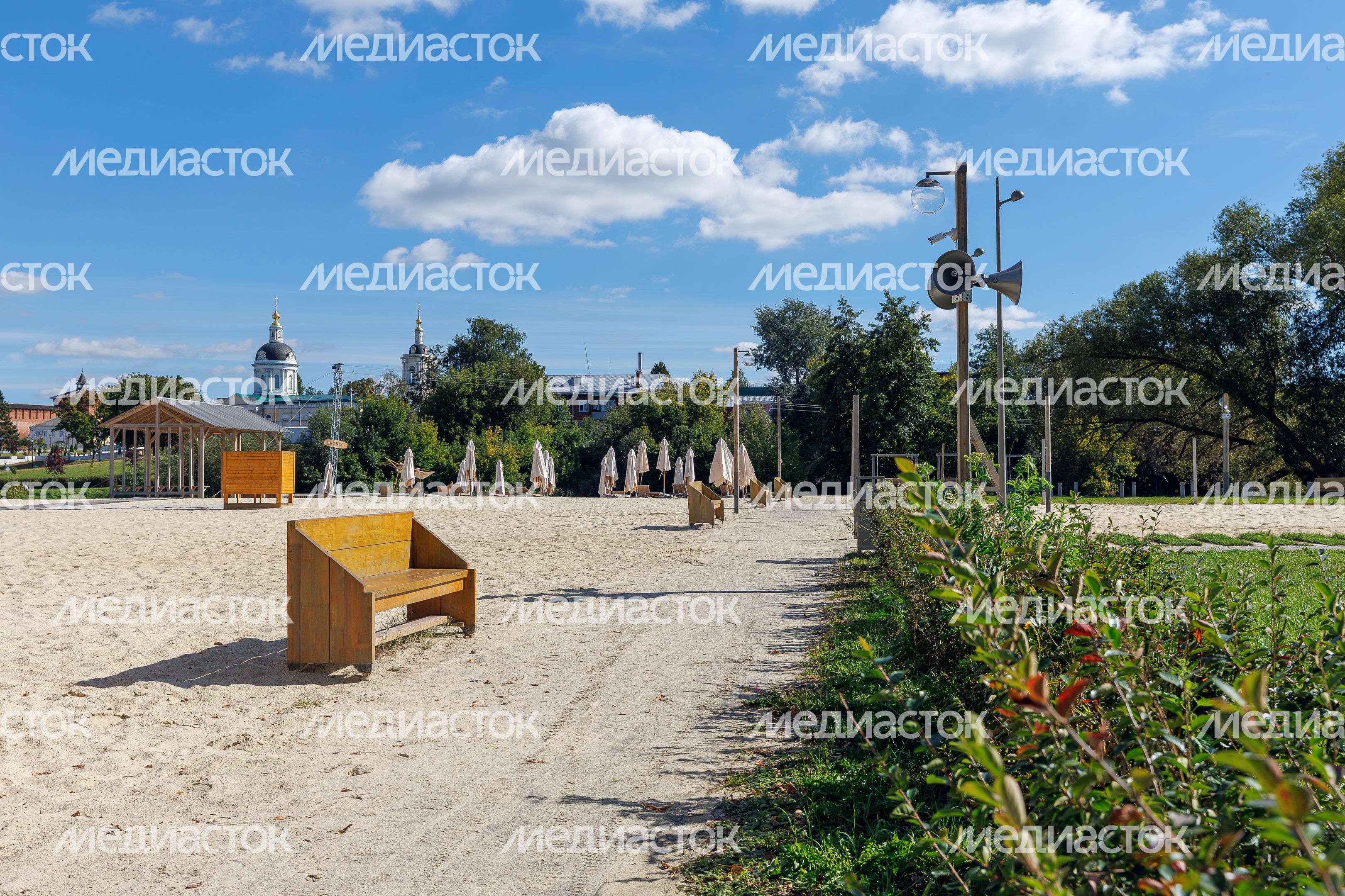 Пляжная зона отдыха на набережной реки Коломенки в Коломне Пляжная зона отдыха на набережной реки Коломенки в Коломне