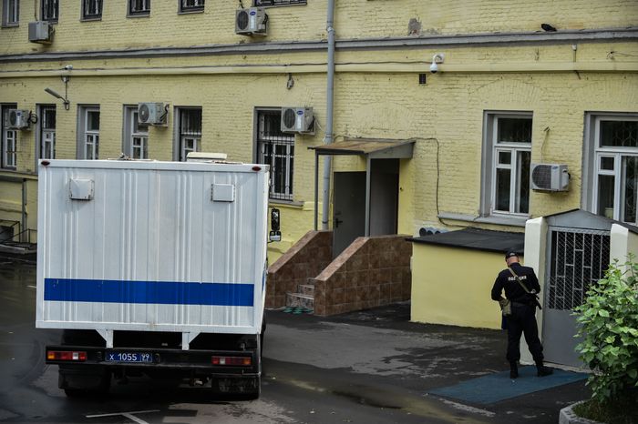 Кириллу Серебренникову избрали меру пресечения в Басманном суде