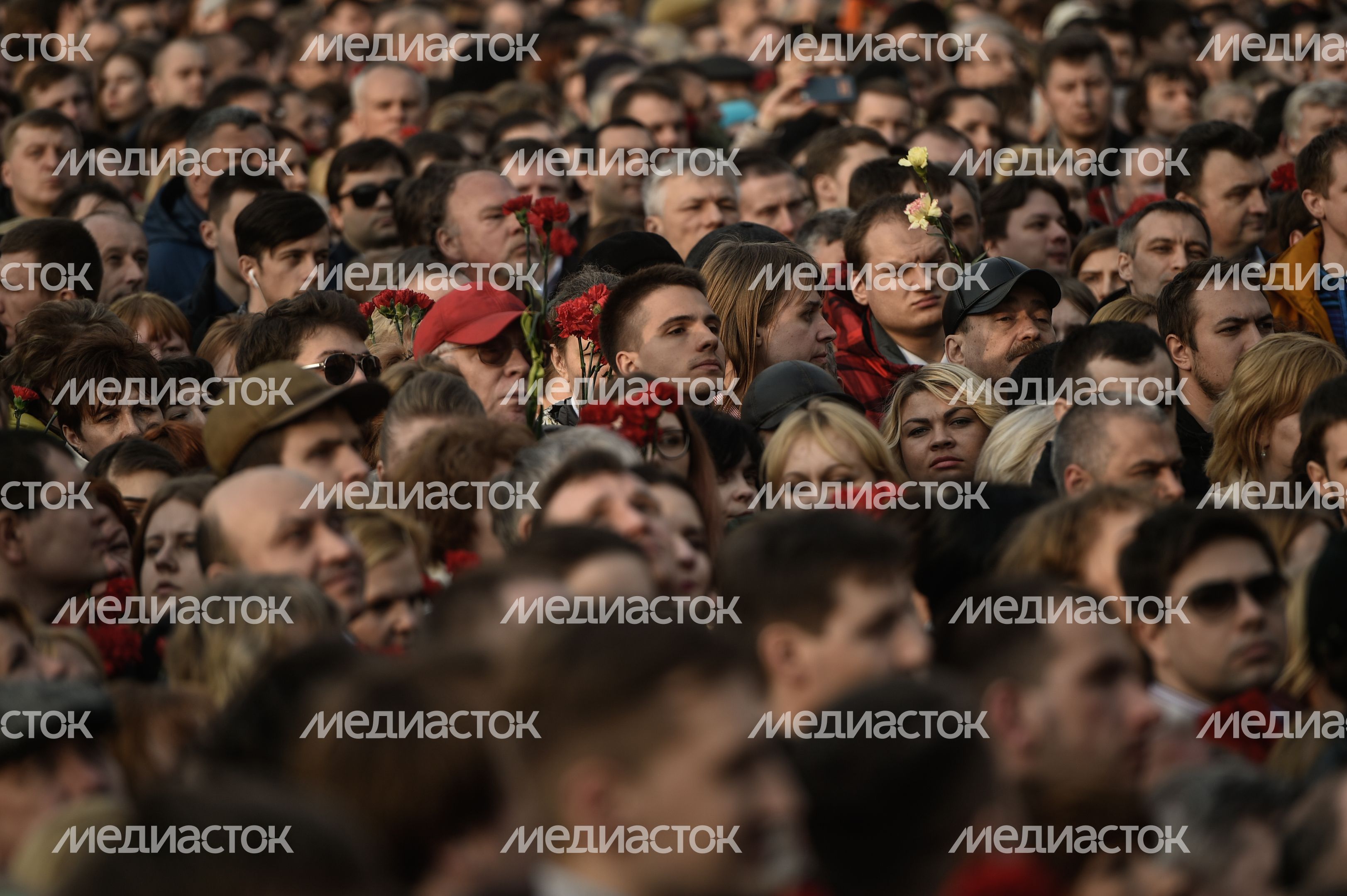 Траурный митинг памяти 11 жертв теракта в Санкт-Петербурге