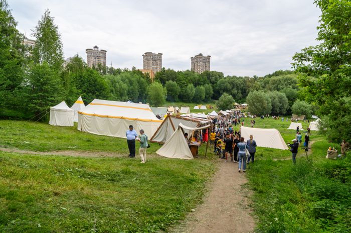 Путешествие в эпоху Средневековья и викингов на фестивале исторической реконструкции «Наследие предков 2025» в Раменском