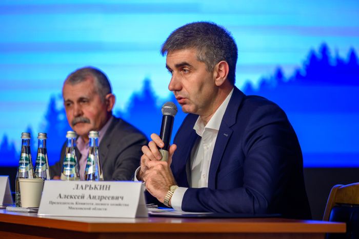 Председатель комитета лесного хозяйства Московской области Алексей Ларькин на открытой трибуне