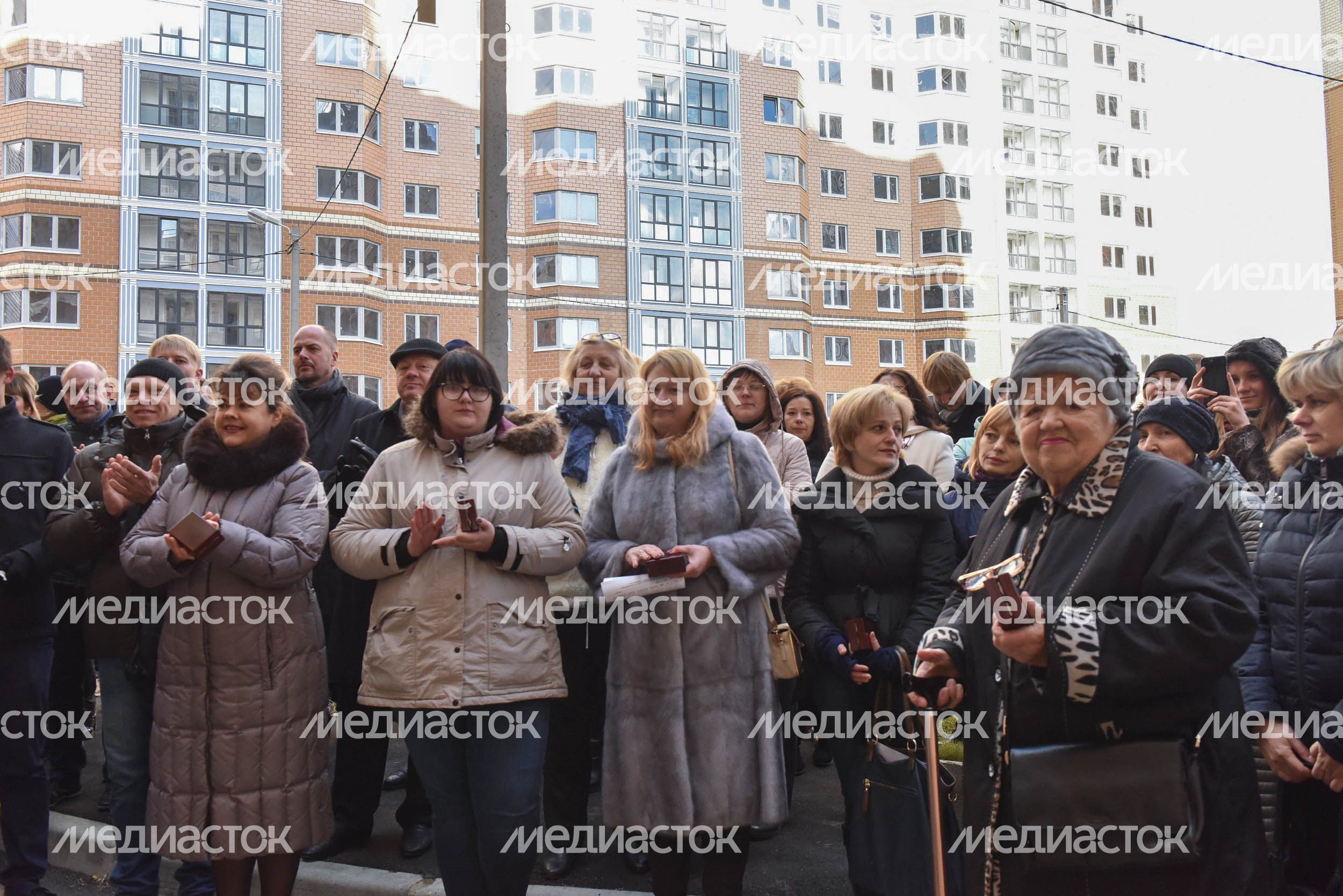Вручение ключей от новых квартир дольщикам «СУ‑155» в Звенигороде Вручение ключей от новых квартир дольщикам «СУ‑155» в Звенигороде