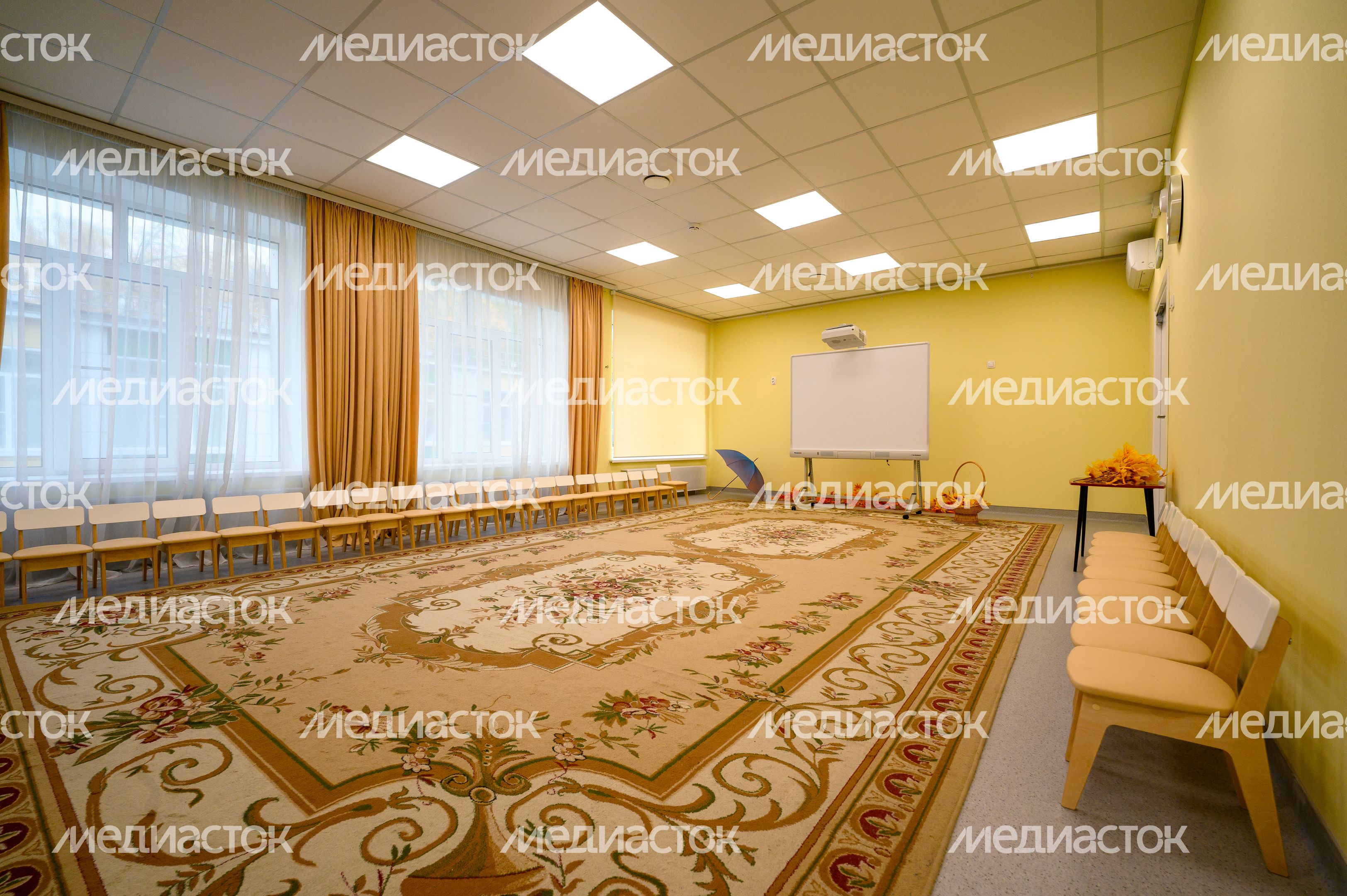 Музыкальный зал для малышей в детском саду на улице Глинкина в микрорайоне Юбилейный города Королев после капремонта