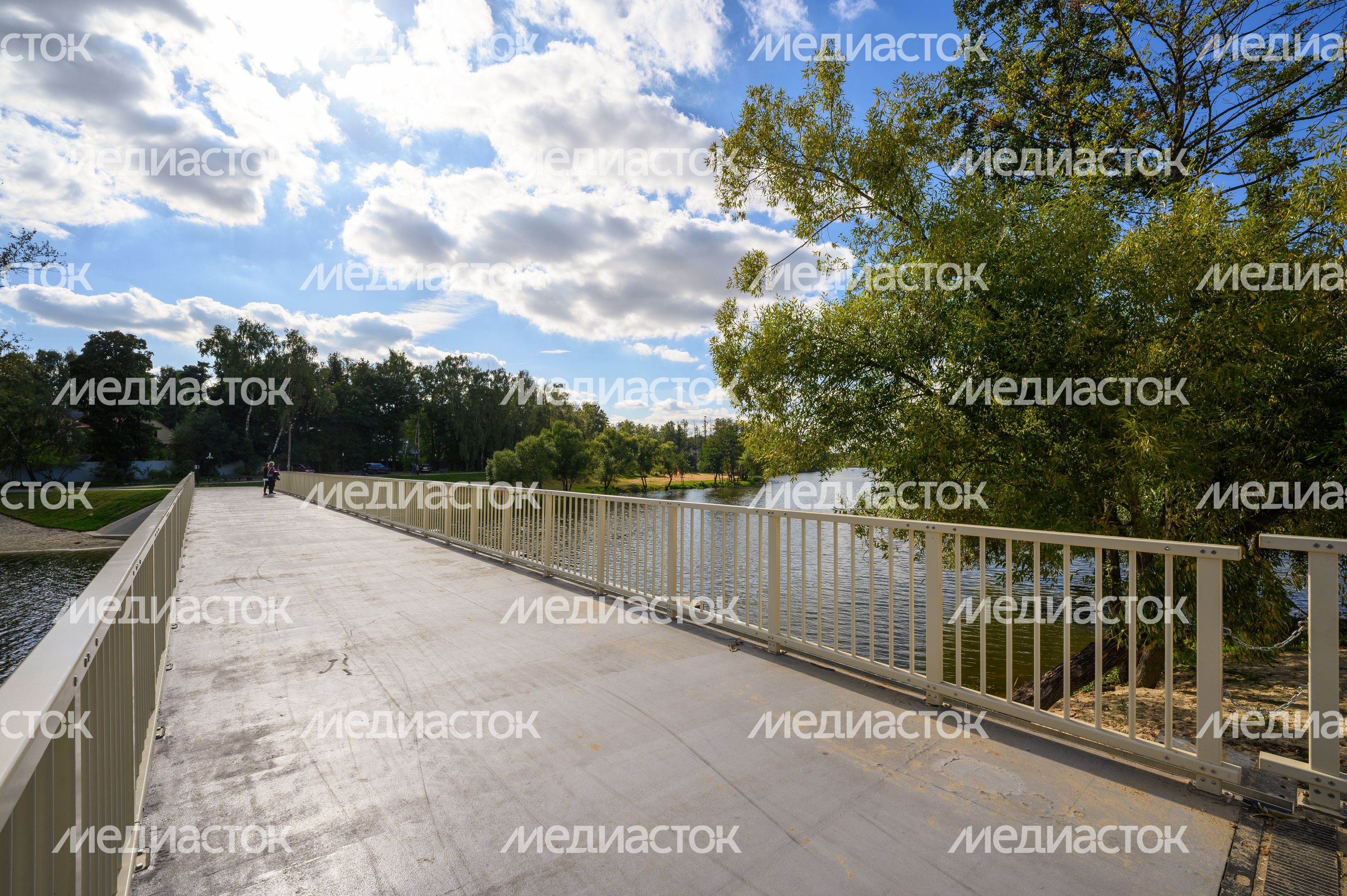 Новый Телешовский мост через реку Македонку в Малаховке округа Люберцы Новый Телешовский мост через реку Македонку в Малаховке округа Люберцы