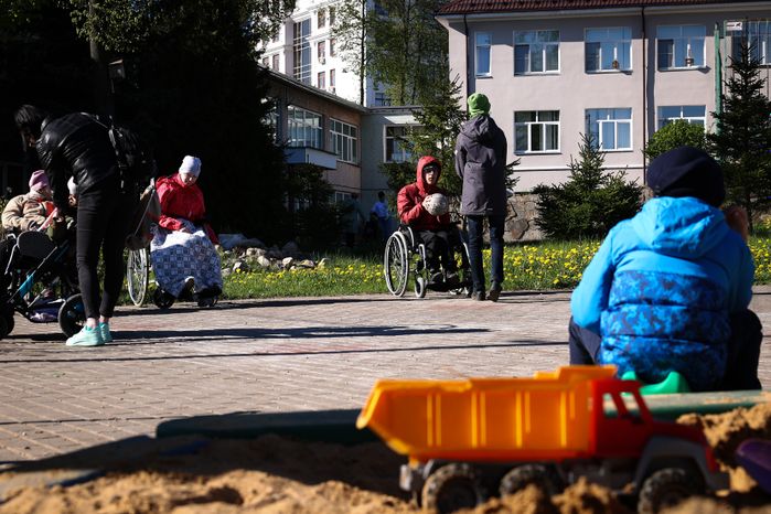 Губернатор навестил ребят, воспитывающихся в Семейном центре «Дмитровский»