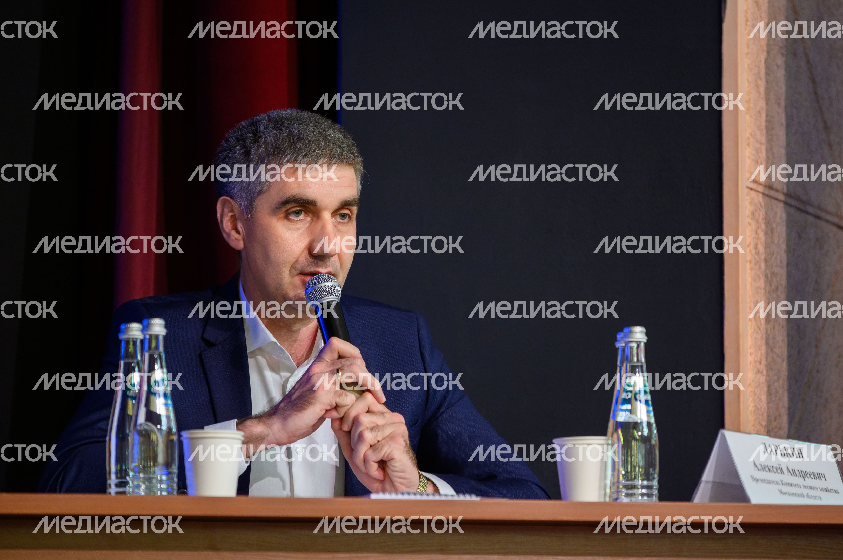Председатель комитета лесного хозяйства Московской области Алексей Ларькин на открытой трибуне Председатель комитета лесного хозяйства Московской области Алексей Ларькин на открытой трибуне