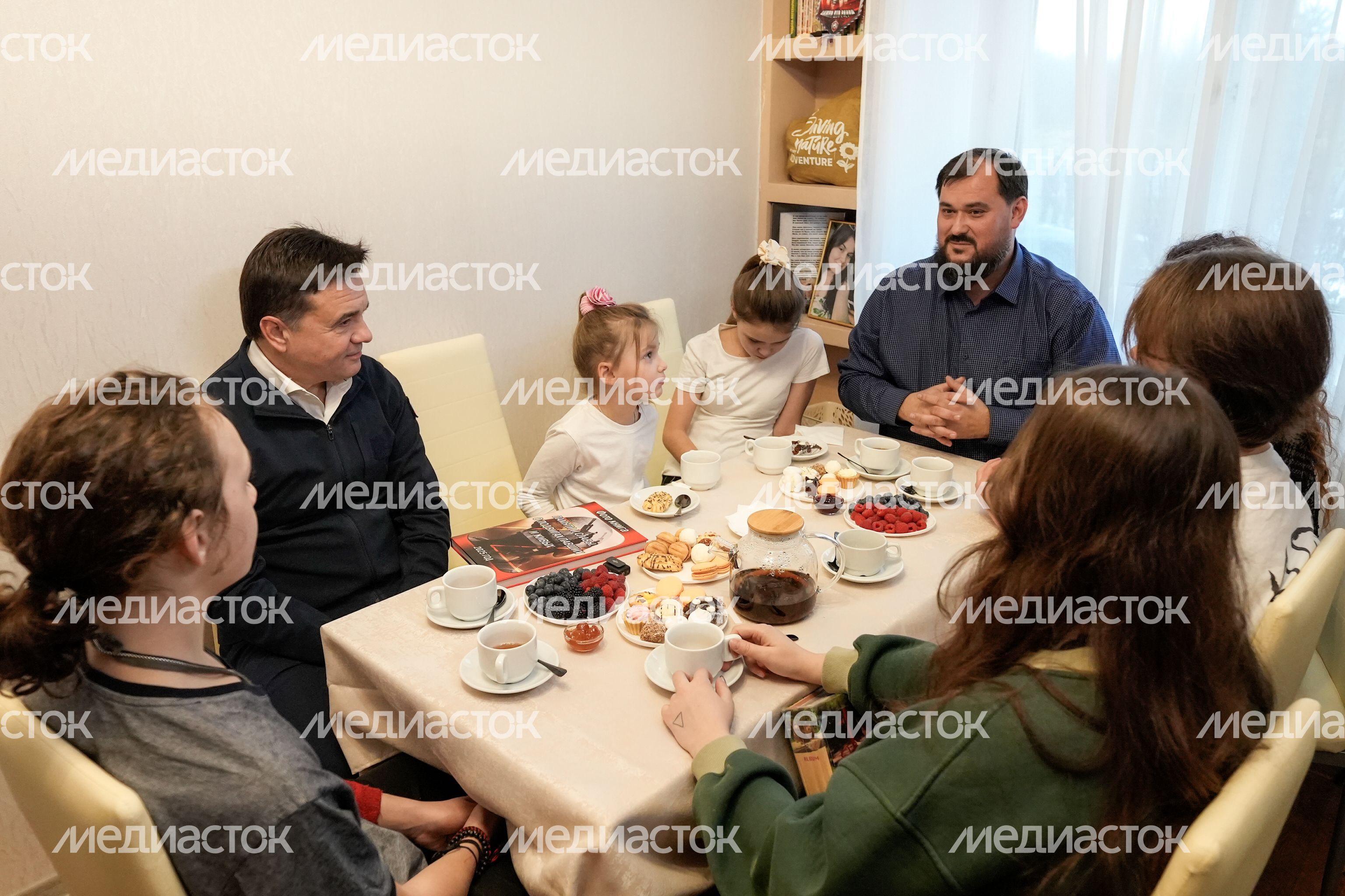 Андрей Воробьев навестил семью погибшего на СВО бойца Андрей Воробьев навестил семью погибшего на СВО бойца