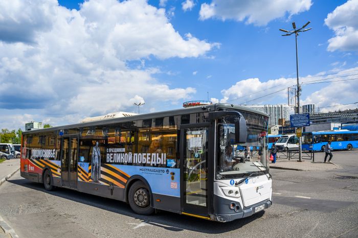 Брендированный автобус к 80-летию Победы в Великой Отечественной войне в Мытищах