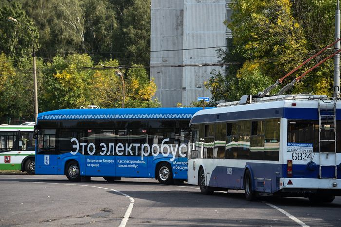 Первый электробус вышел на маршрут в Москве