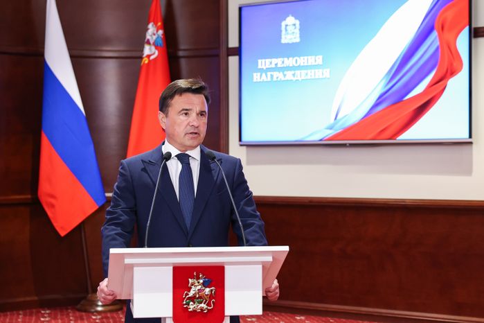 Андрей Воробьев вручил госнаграды добровольцам подразделения БАРС