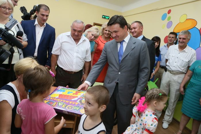 А. Воробьев посетил детский сад и дом культуры в Республике Крым