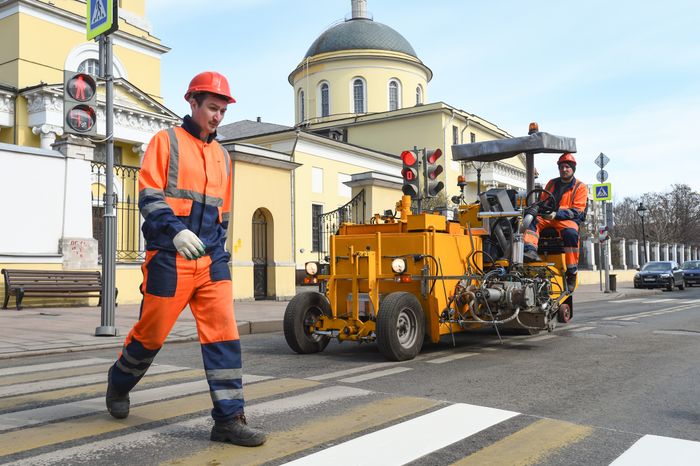 Нанесение дорожной разметки в Москве