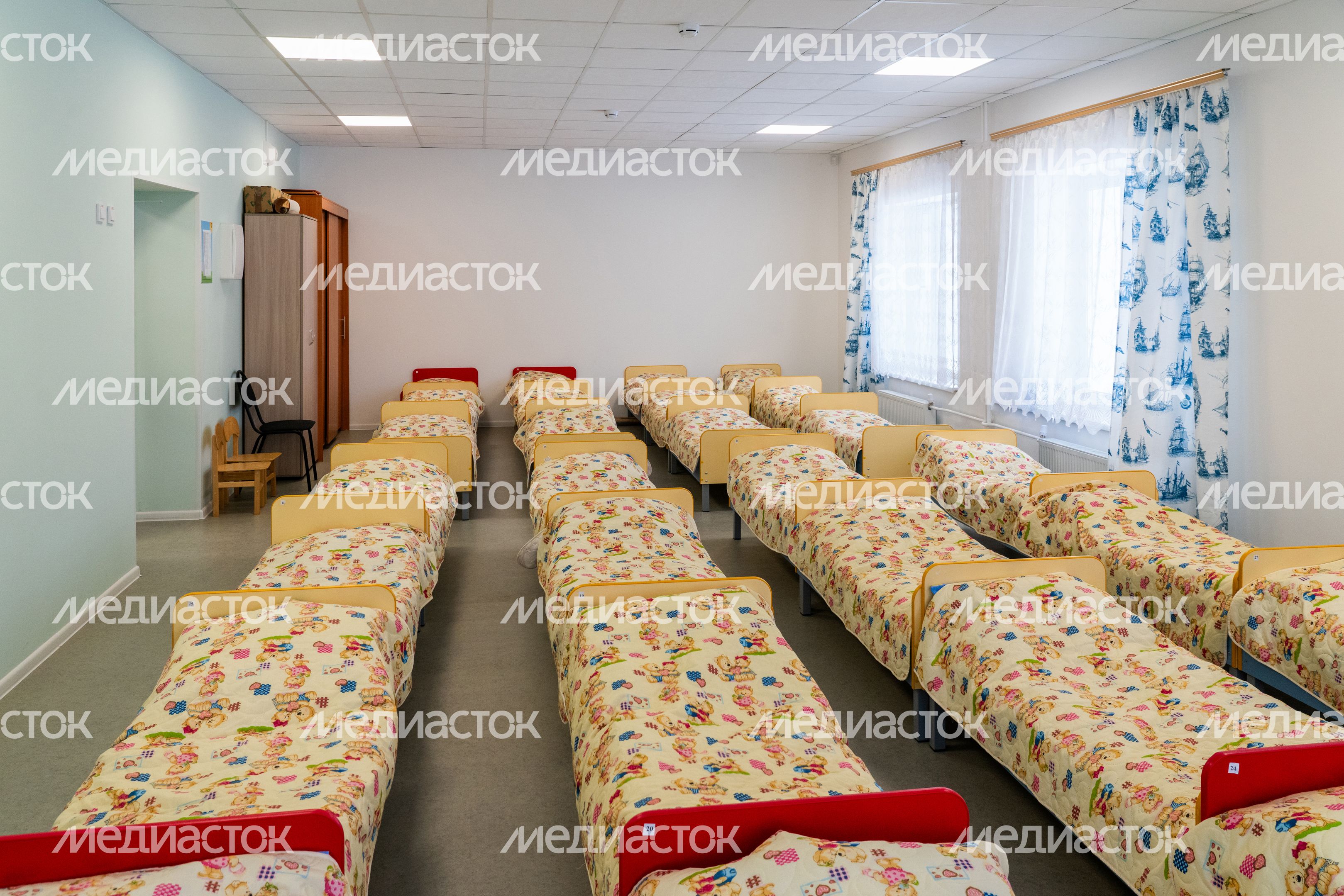 Спальня в детском саду поселка Колюбакино Рузского округа после капитального ремонта Спальня в детском саду поселка Колюбакино Рузского округа после капитального ремонта