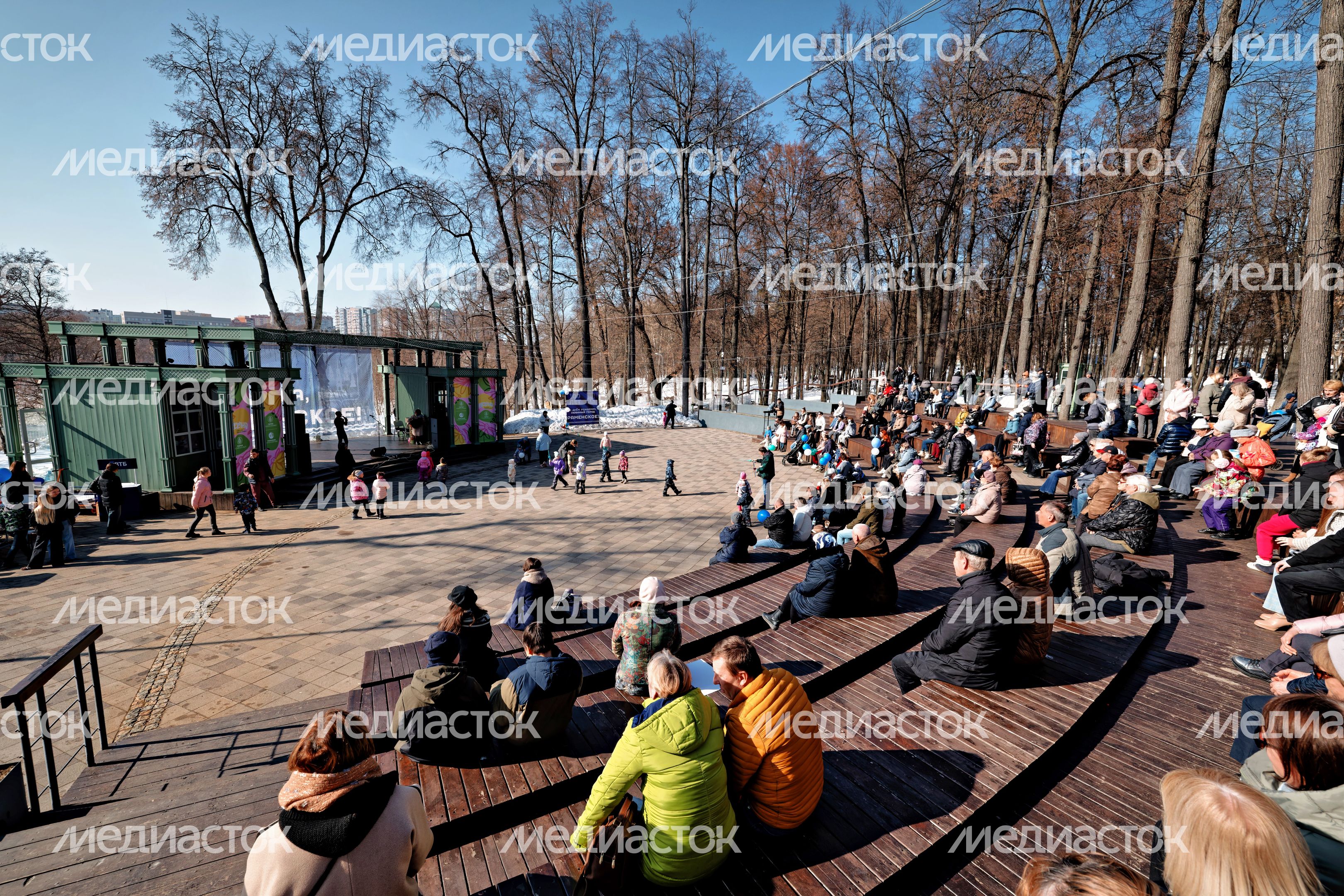Концерт на праздновании 100-летия города Раменское в Городском парке культуры и отдыха Концерт на праздновании 100-летия города Раменское в Городском парке культуры и отдыха