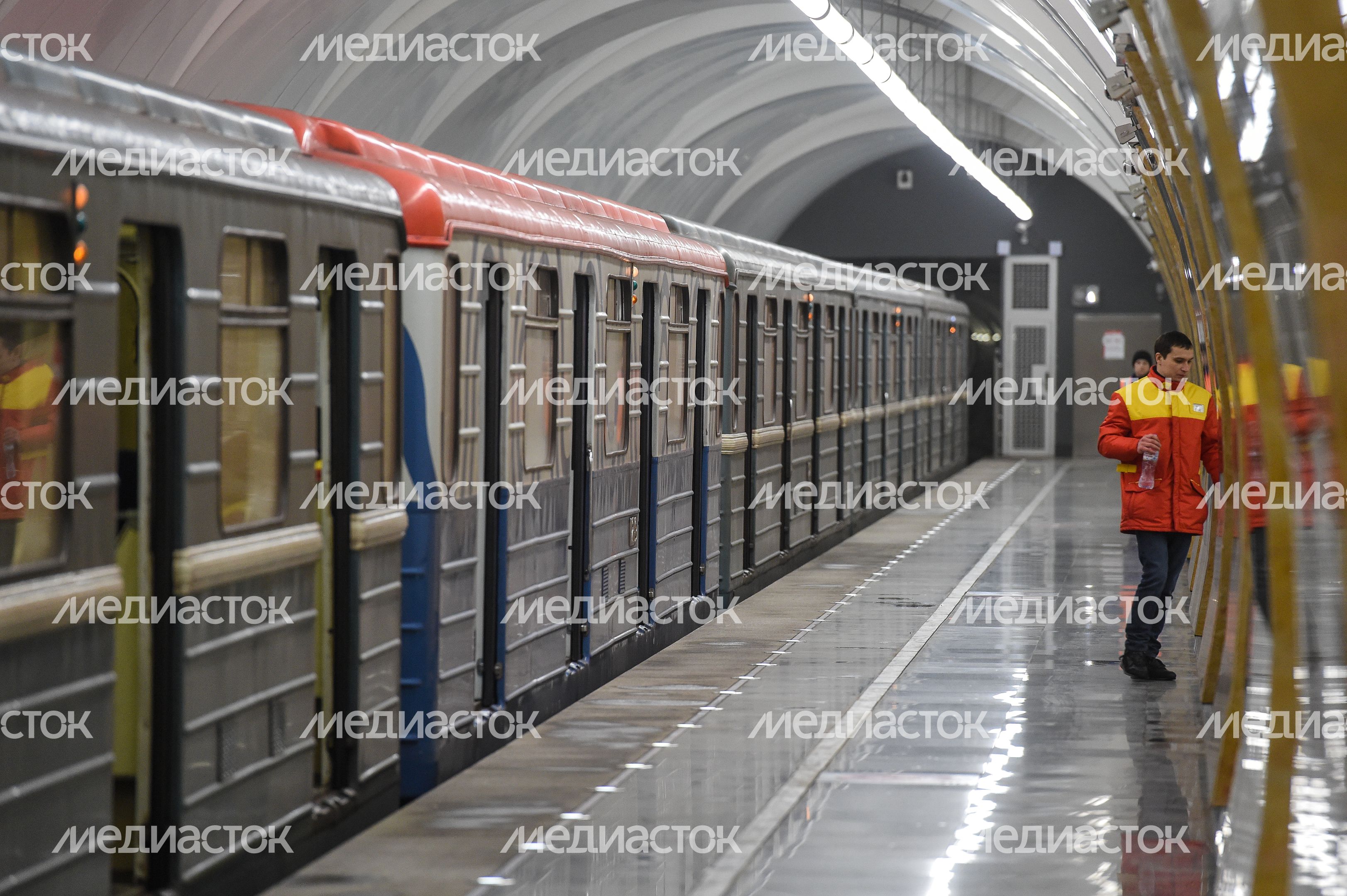 Подтопление станции метро Окружная на севере Москвы
