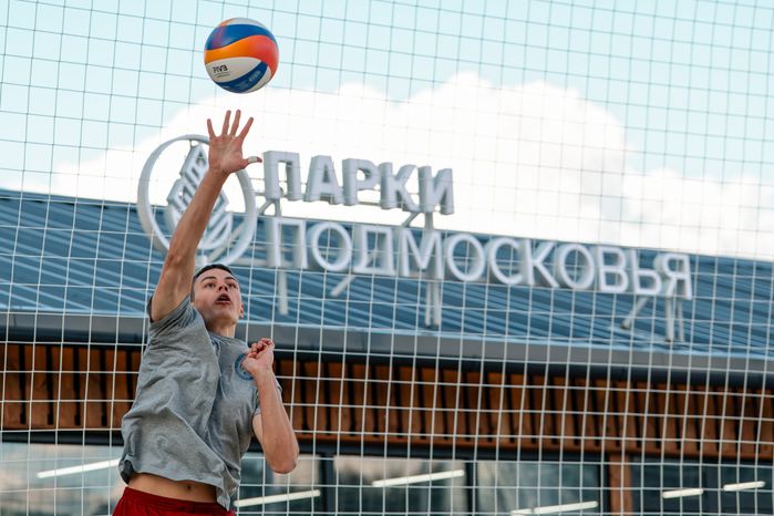 Пляжный волейбол на новой площадке «Пойма volley» в Красногорске
