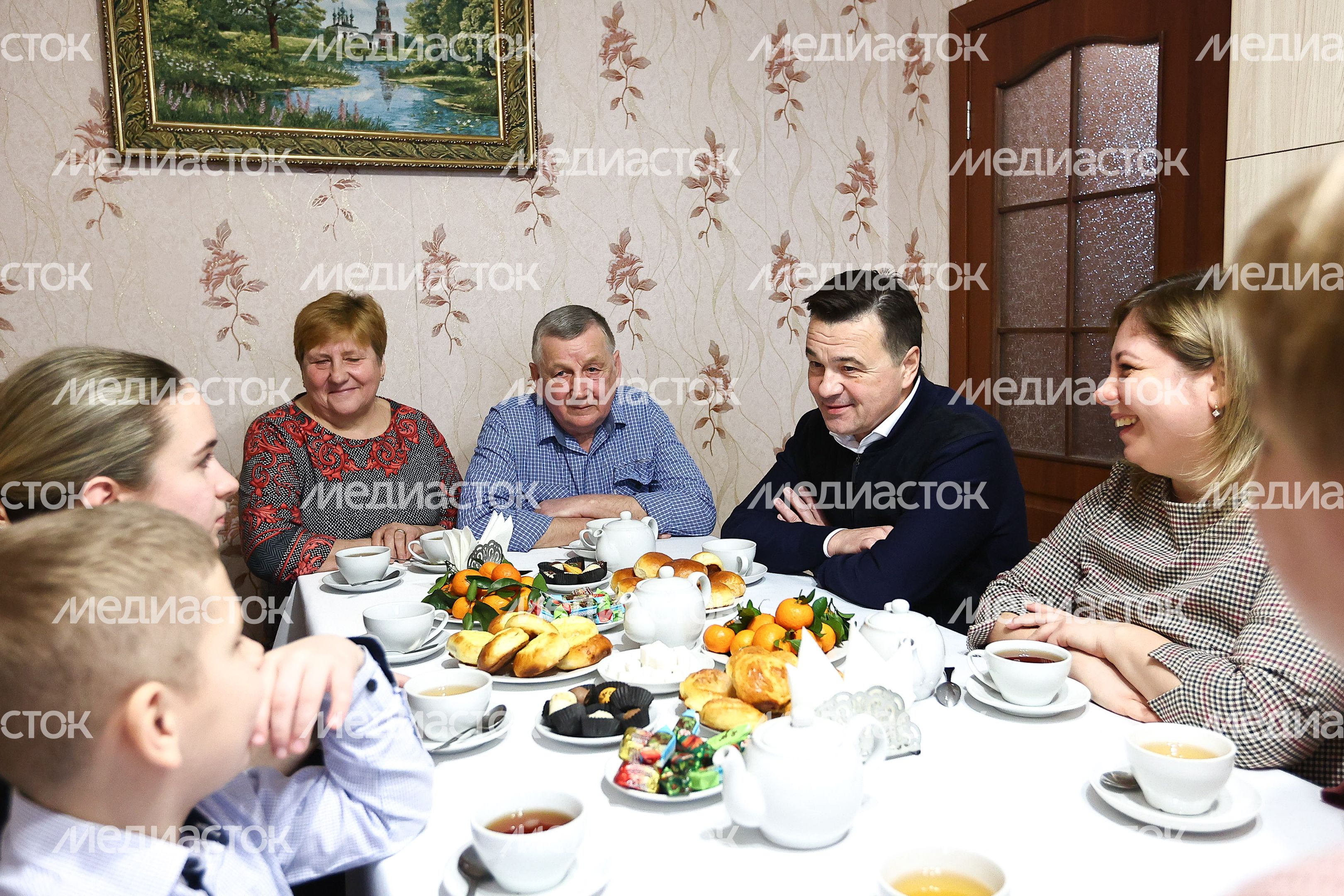 Андрей Воробьев навестил семью участников СВО