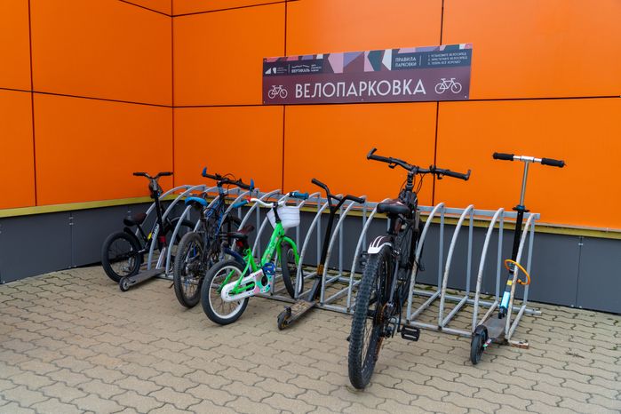 Велопарковка у Центра культурного развития «Вертикаль» в Пущино