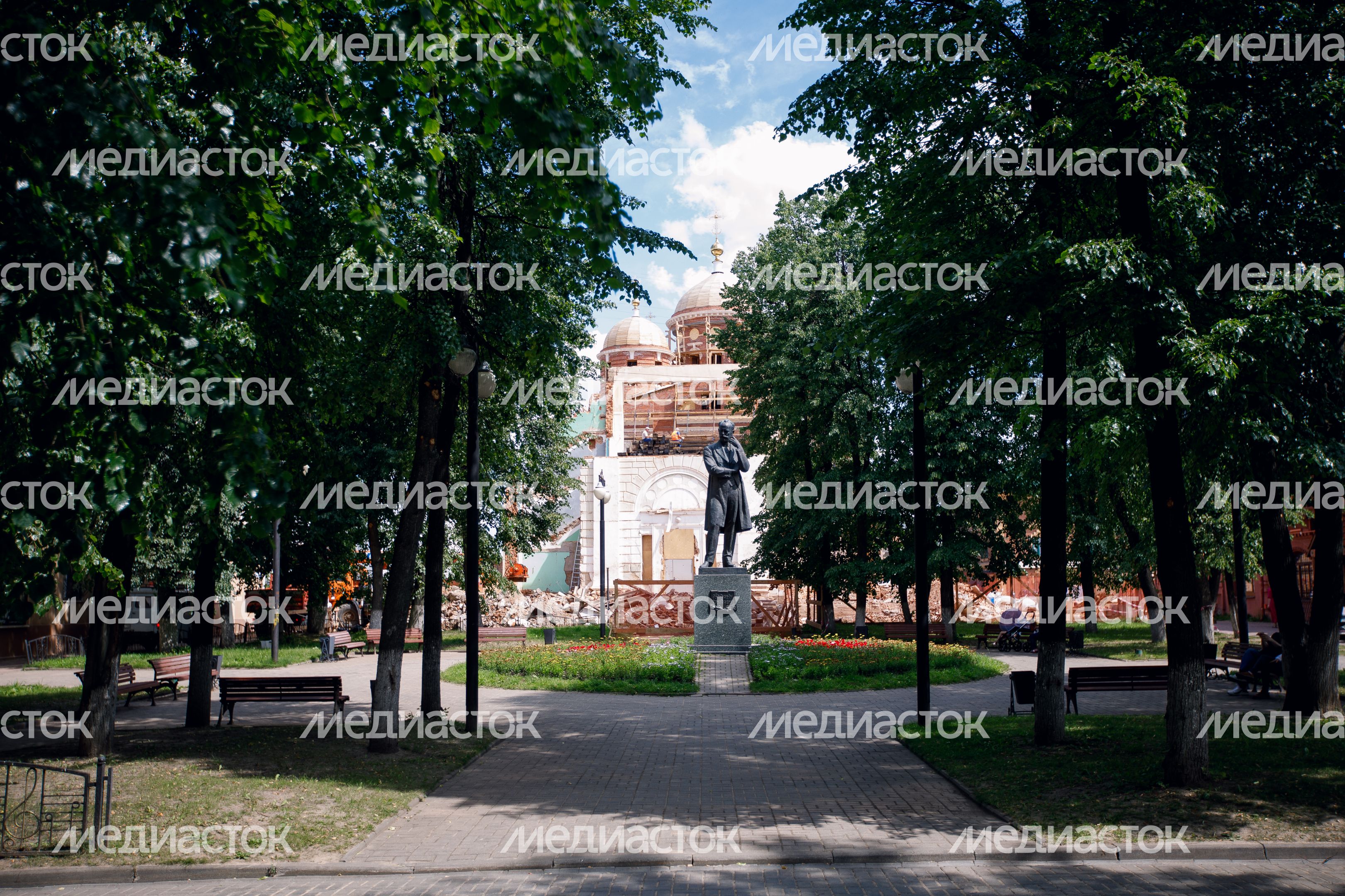 Памятники Чайковскому Памятники Чайковскому