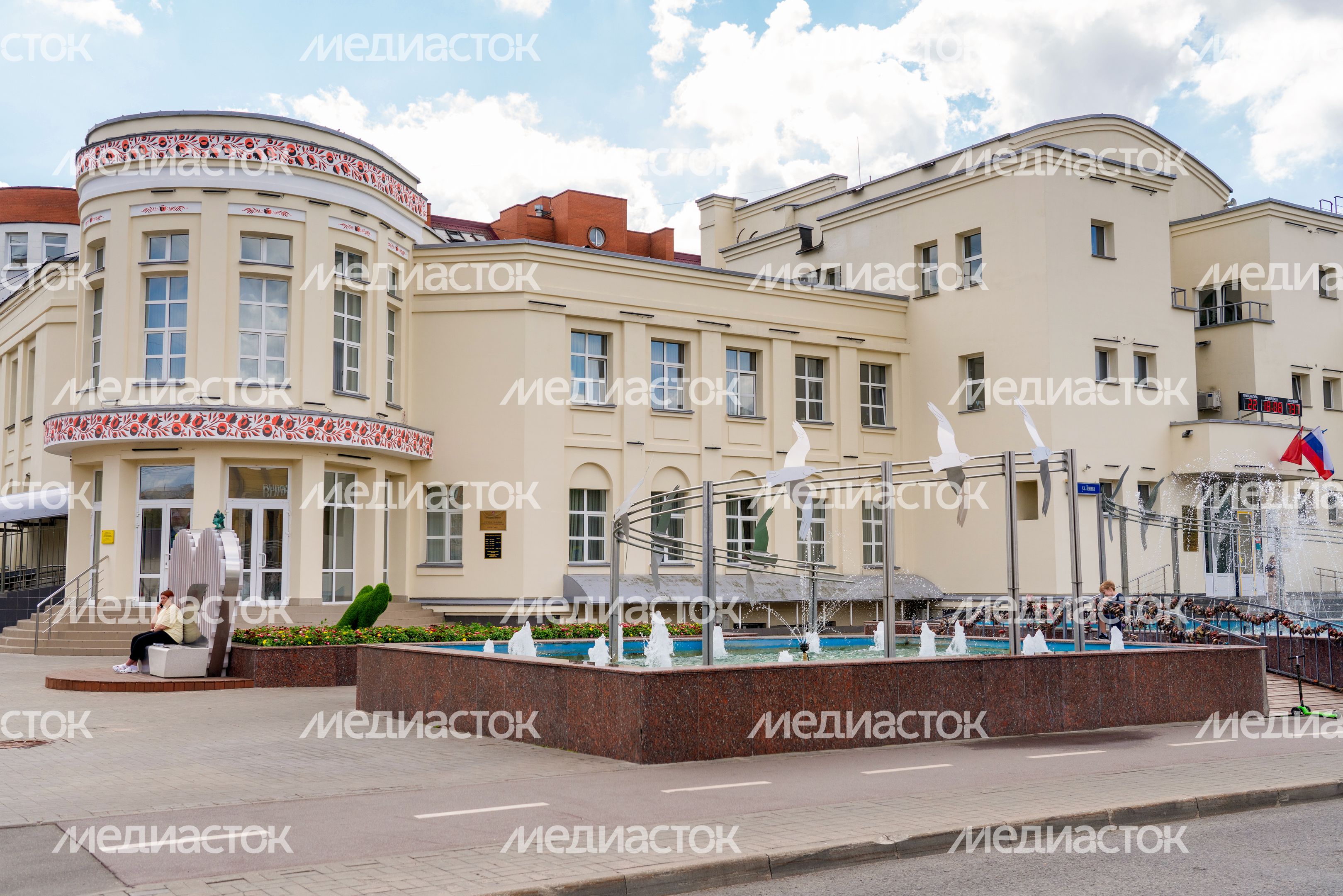 Фонтан с чайками на улице Ленина в Лобне Фонтан с чайками на улице Ленина в Лобне