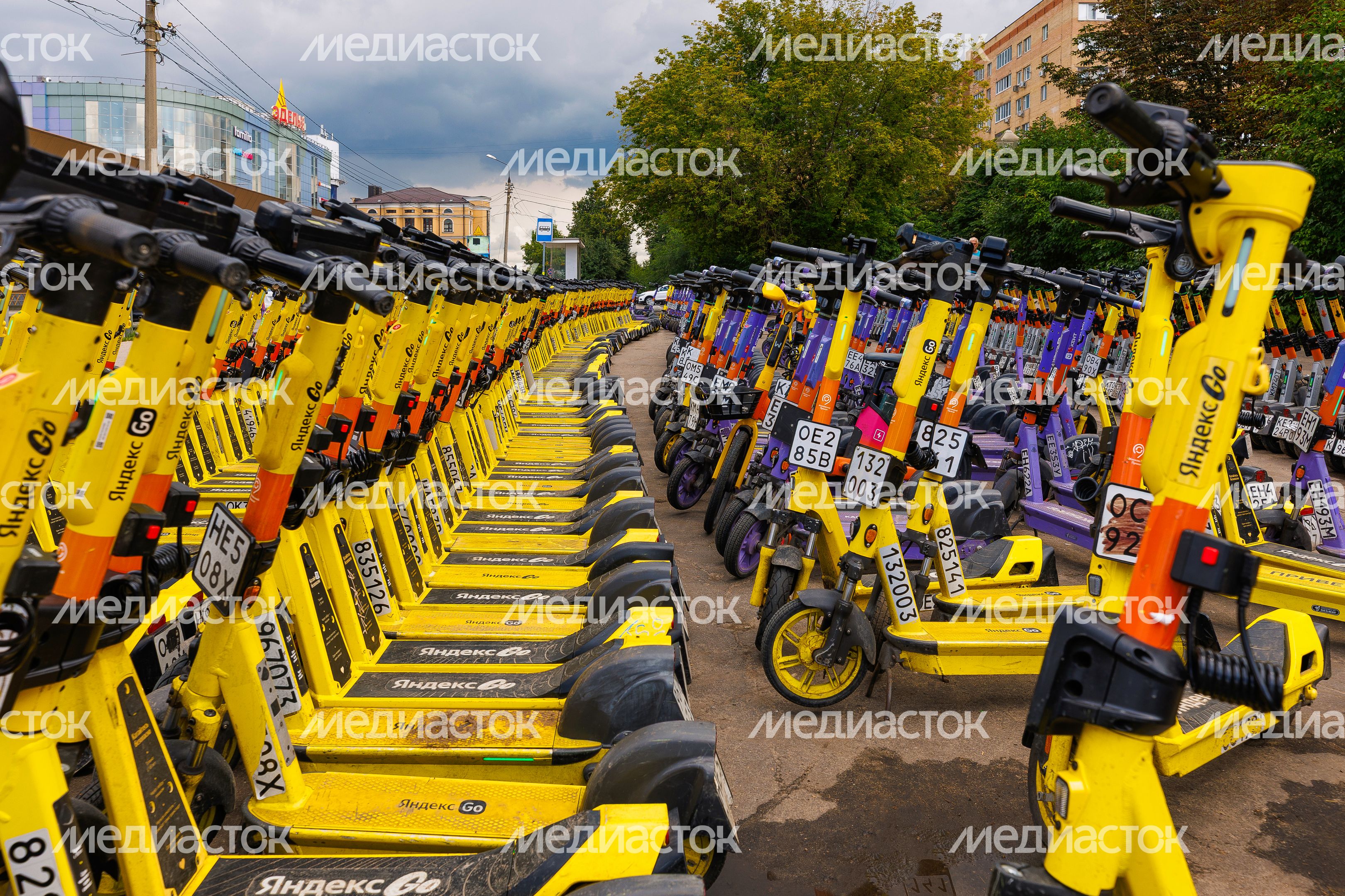 Стоянка электросамокатов в микрорайоне Железнодорожный, Балашиха