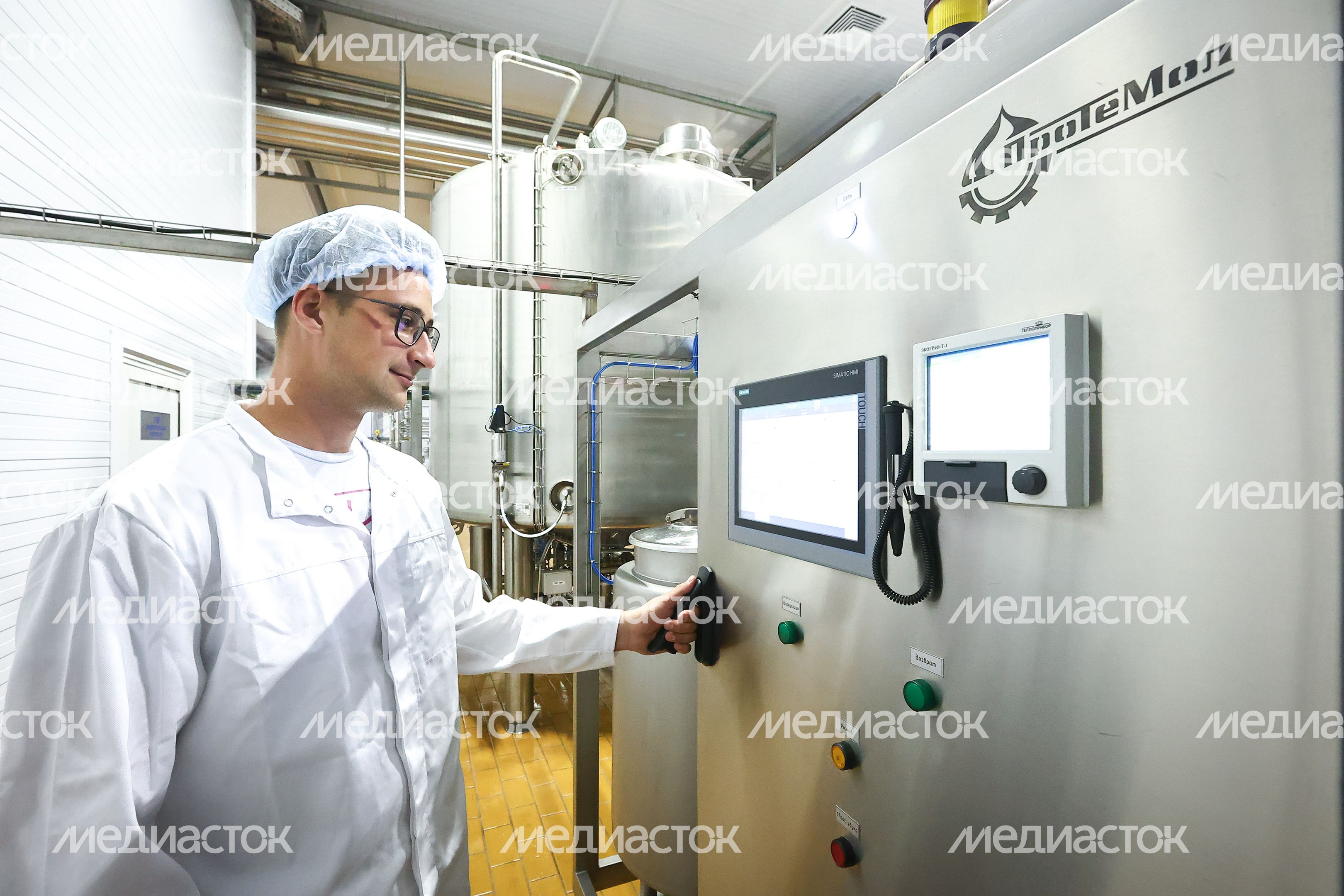 Посещение агропарка «Сырная долина» в Дмитровском округе Губернатором Подмосковья