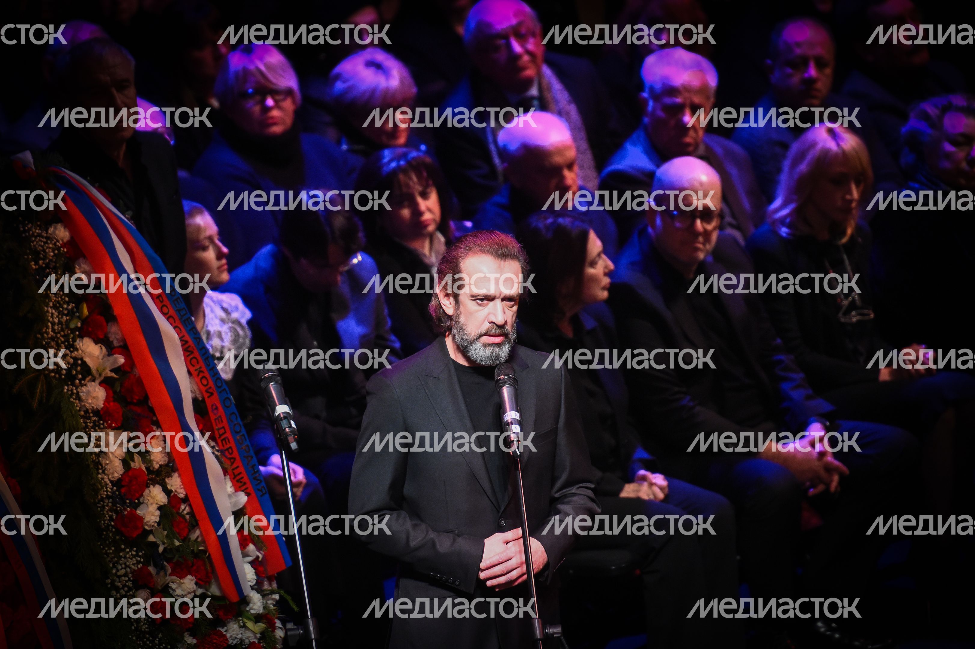 Церемония прощания с Галиной Волчек