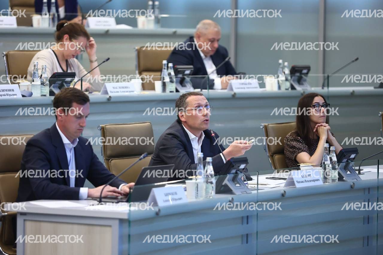 Совещание Губернатора Подмосковья с руководящим составом регионального правительства и главами округов
