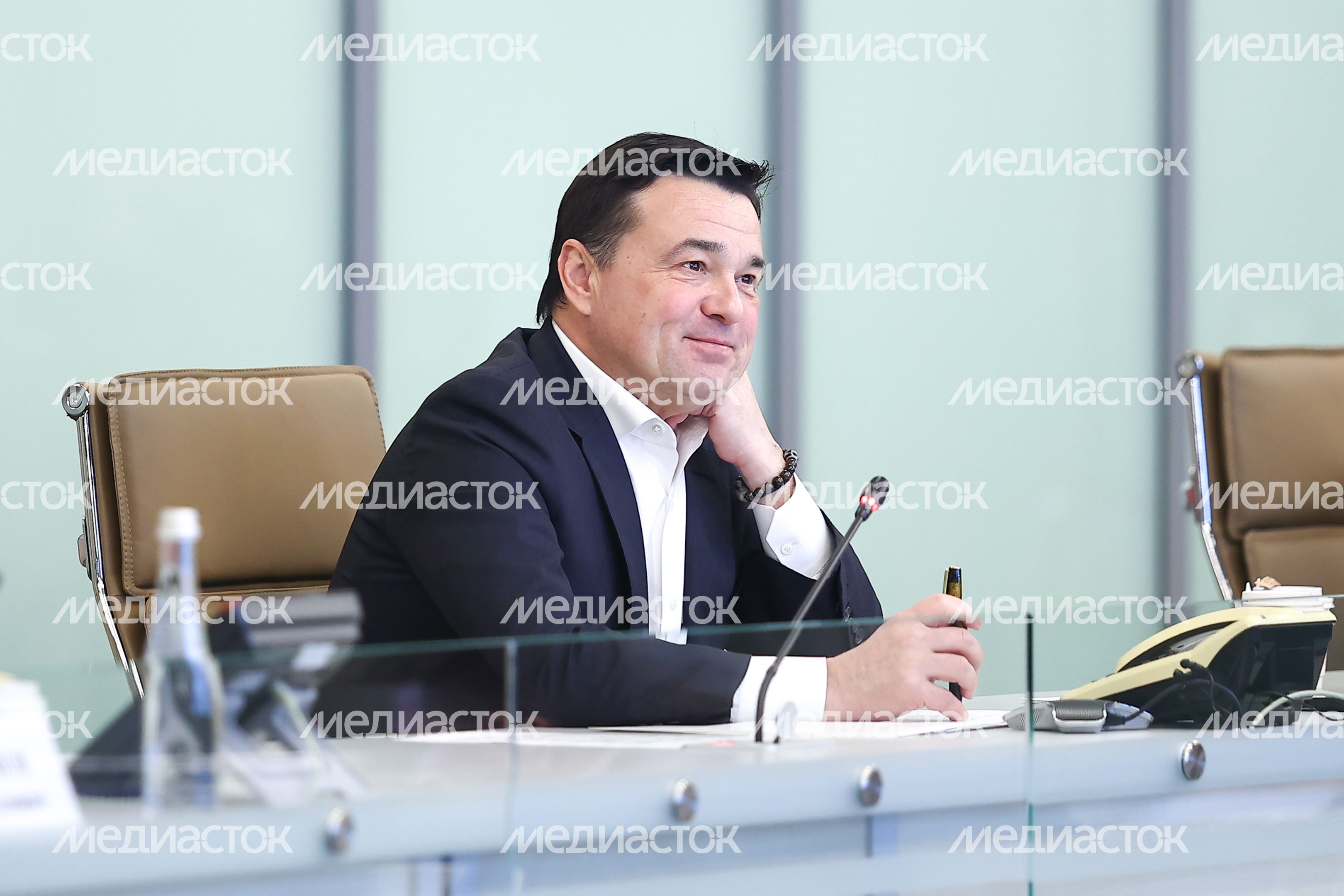 Совещание губернатора с руководящим составом правительства региона и главами округов