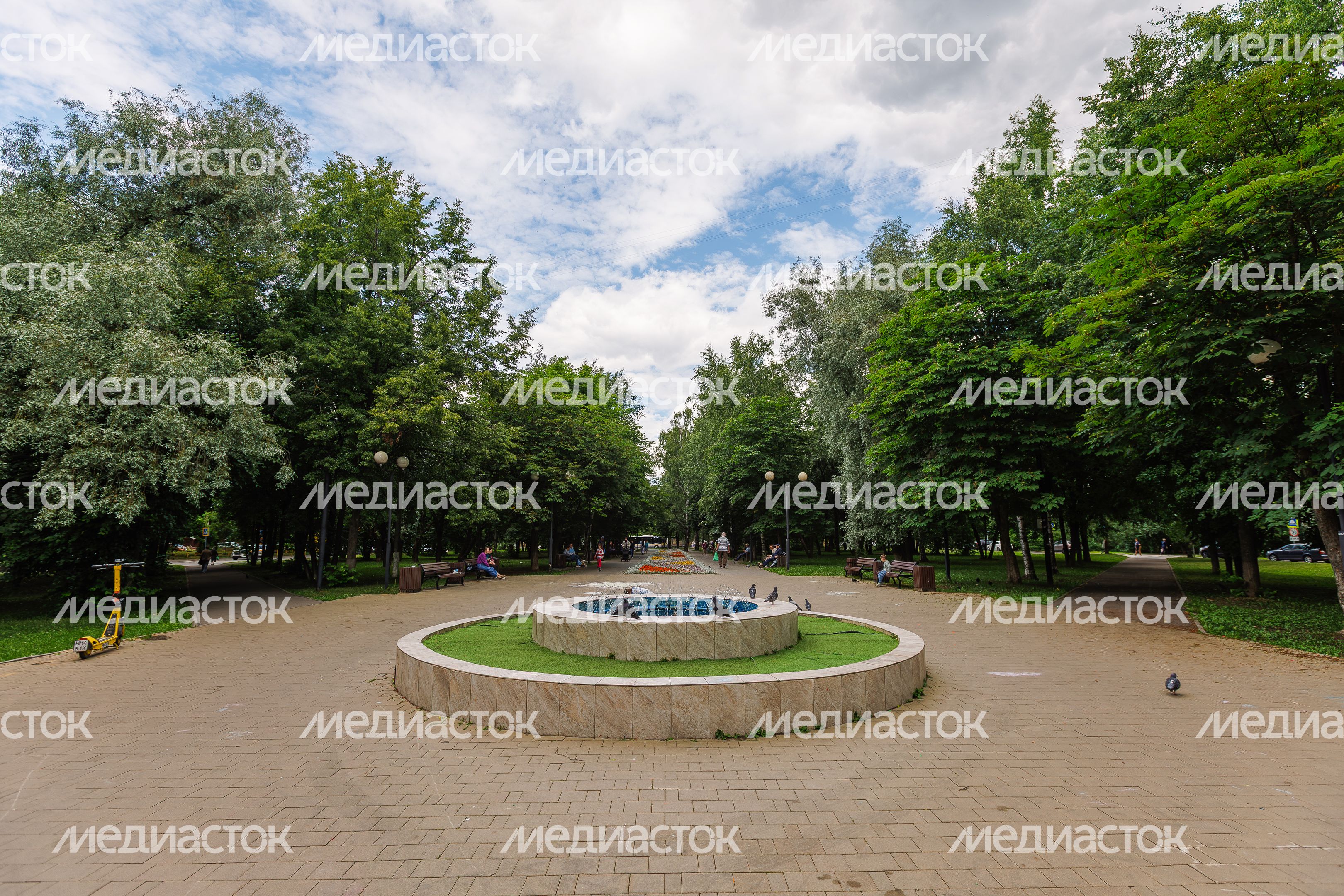 Мемориал «Вечный огонь» на Лесной улице в микрорайоне Юбилейный города Королева