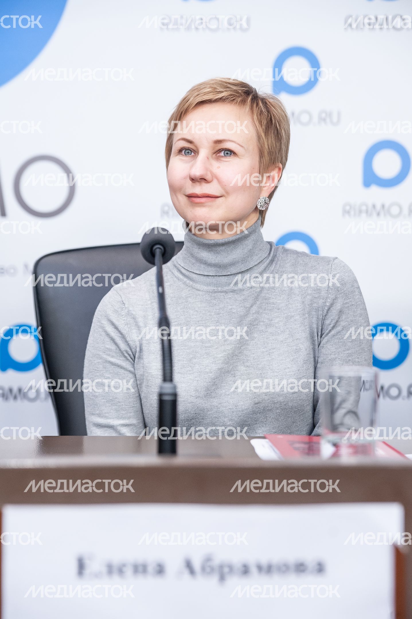 Презентация книги Александра Чумикова «Москва-400. Кам-са-мол! 90-е»