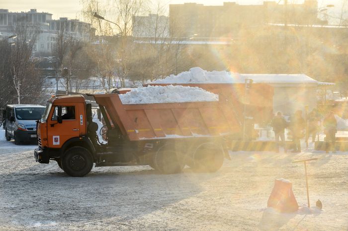 Утилизация снега на снегосплавном пункте «Черкизово»