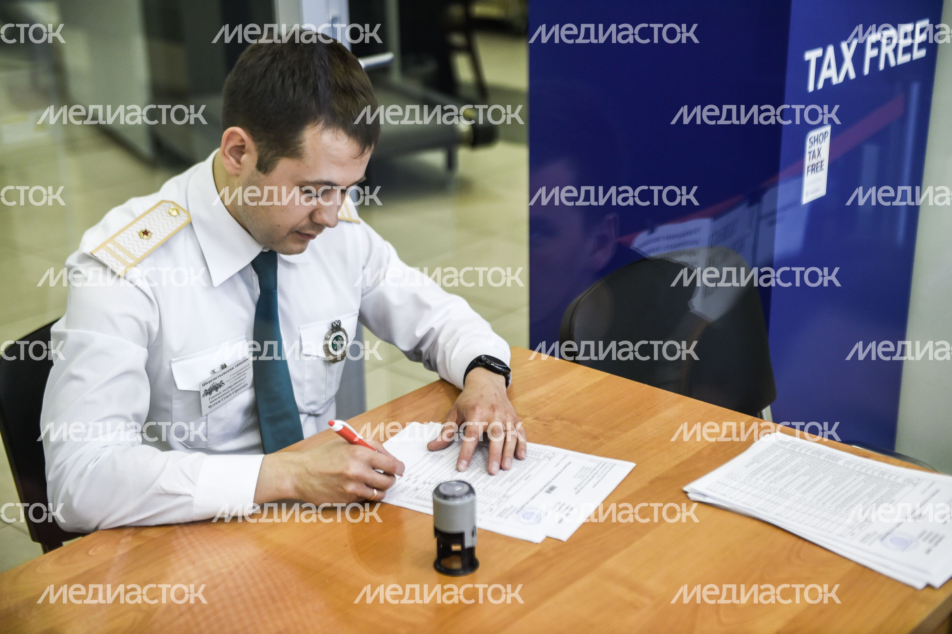 Система tax free для возврата НДС иностранцам начинает работу в России в тестовом режиме