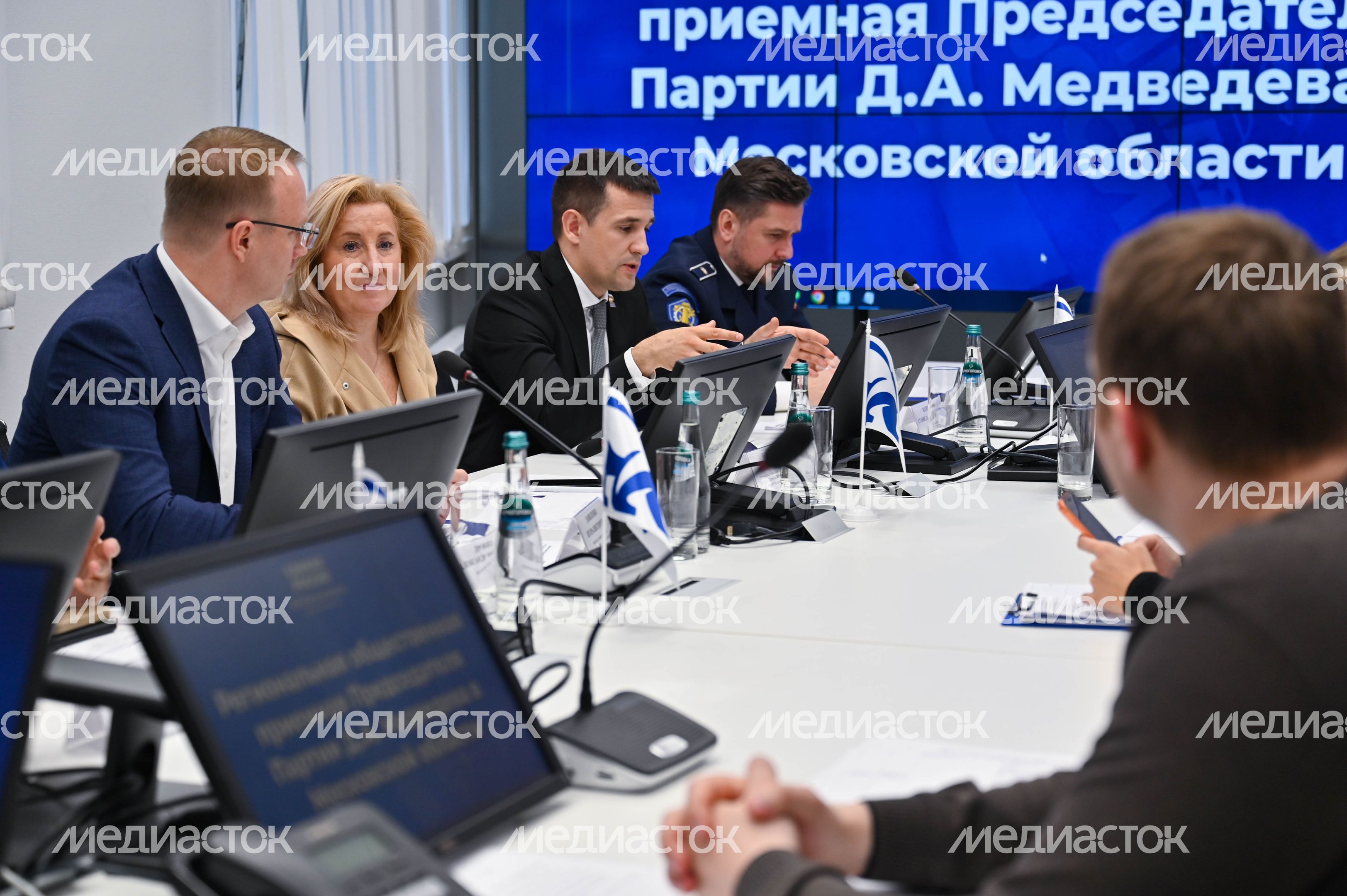 Игорь Даниленко провёл личный приём граждан в Ленинском округе Игорь Даниленко провёл личный приём граждан в Ленинском округе