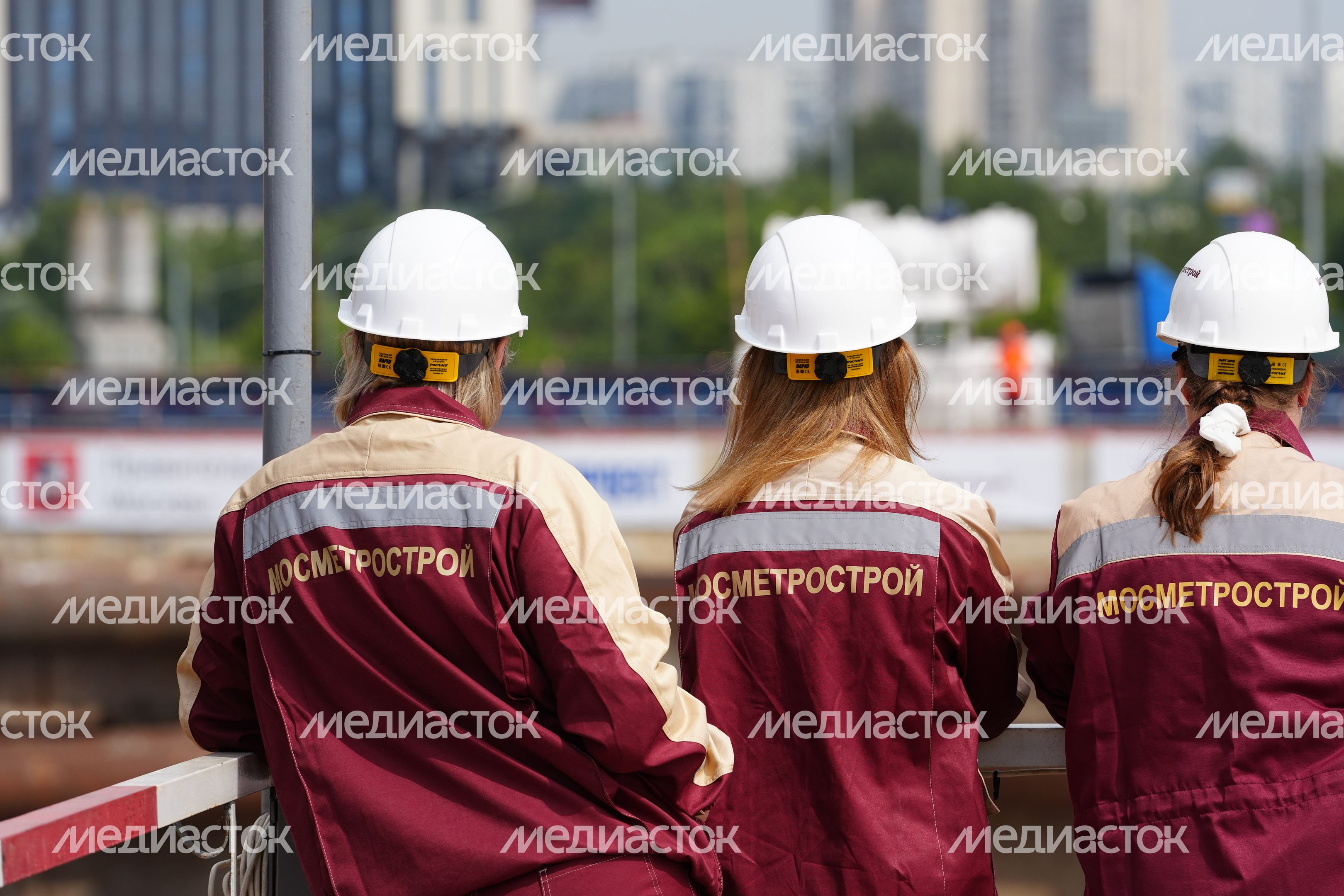 Прокладка тоннеля метро от "Липовой рощи" до "Строгино"