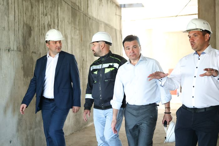 Андрей Воробьев проверил ход строительства образовательного комплекса в Дзержинском