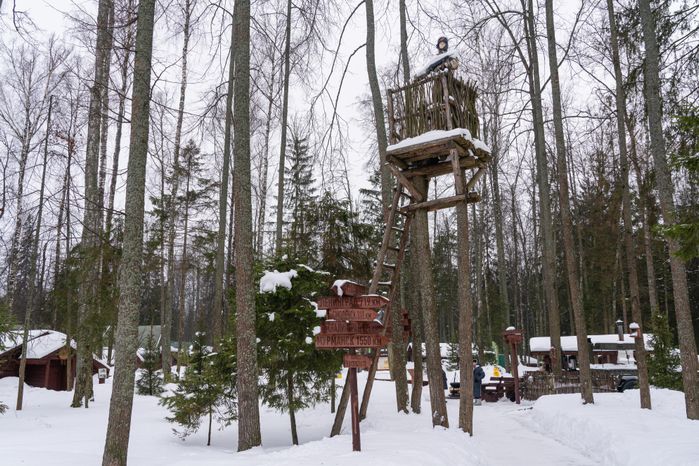 Парк «Патриот». Военно-исторический комплекс «Партизанская деревня». Зима