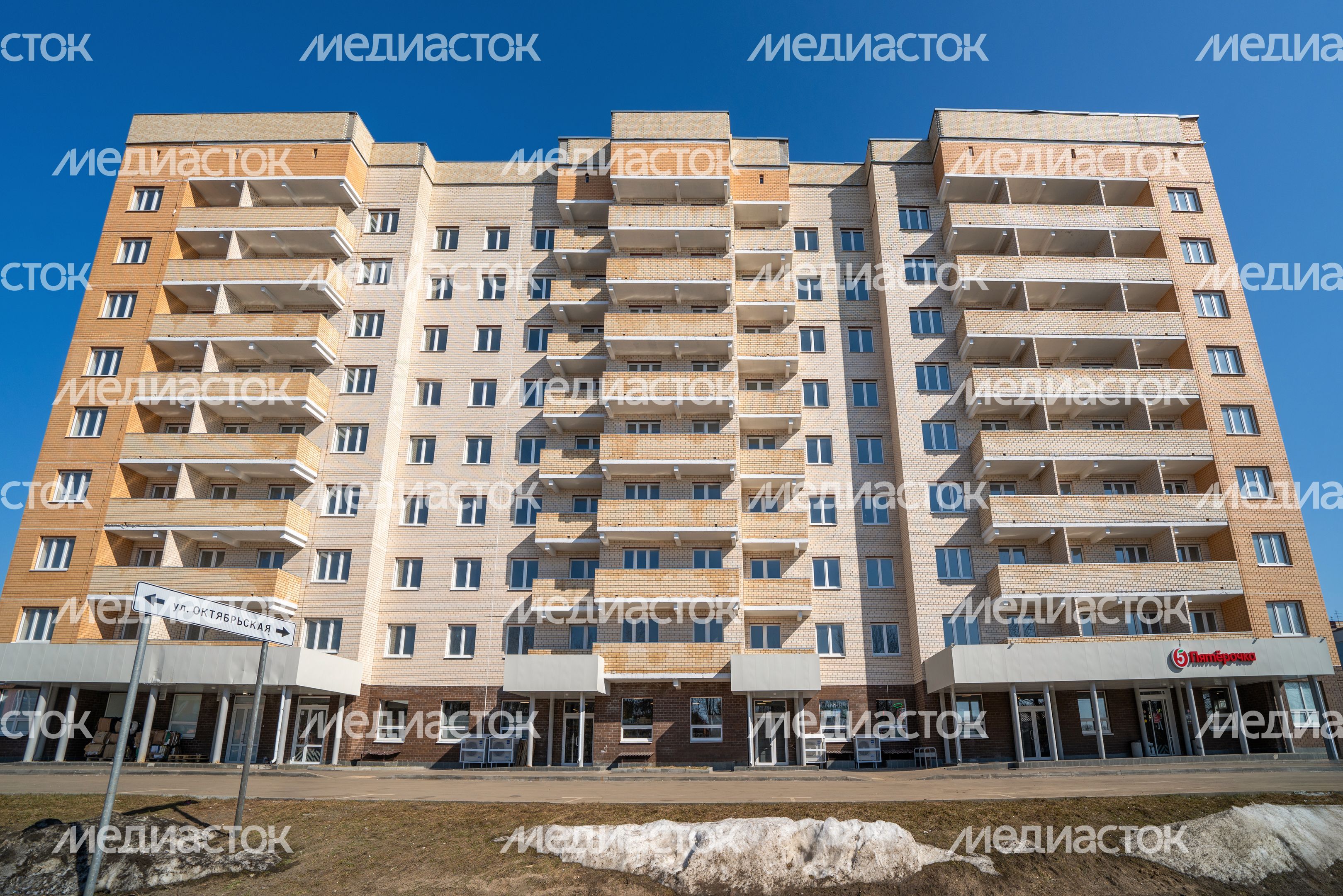 Новый дом в микрорайоне Локомотивный поселка Поварово округа Солнечногорск для переселенцев из аварийного жилья Новый дом в микрорайоне Локомотивный поселка Поварово округа Солнечногорск для переселенцев из аварийного жилья