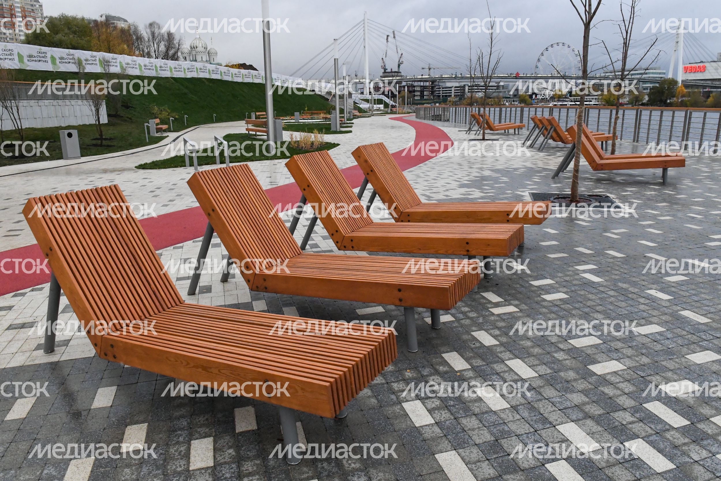 Проверка губернатором Подмосковья хода благоустройства набережной в микрорайоне Павшинская Пойма
