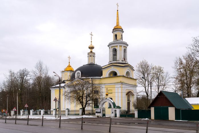Иоанно-Предтеченский храм в селе Садки округа Истра