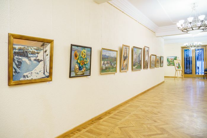 Галерея во Дворце культуры "Мир" в Лыткарино