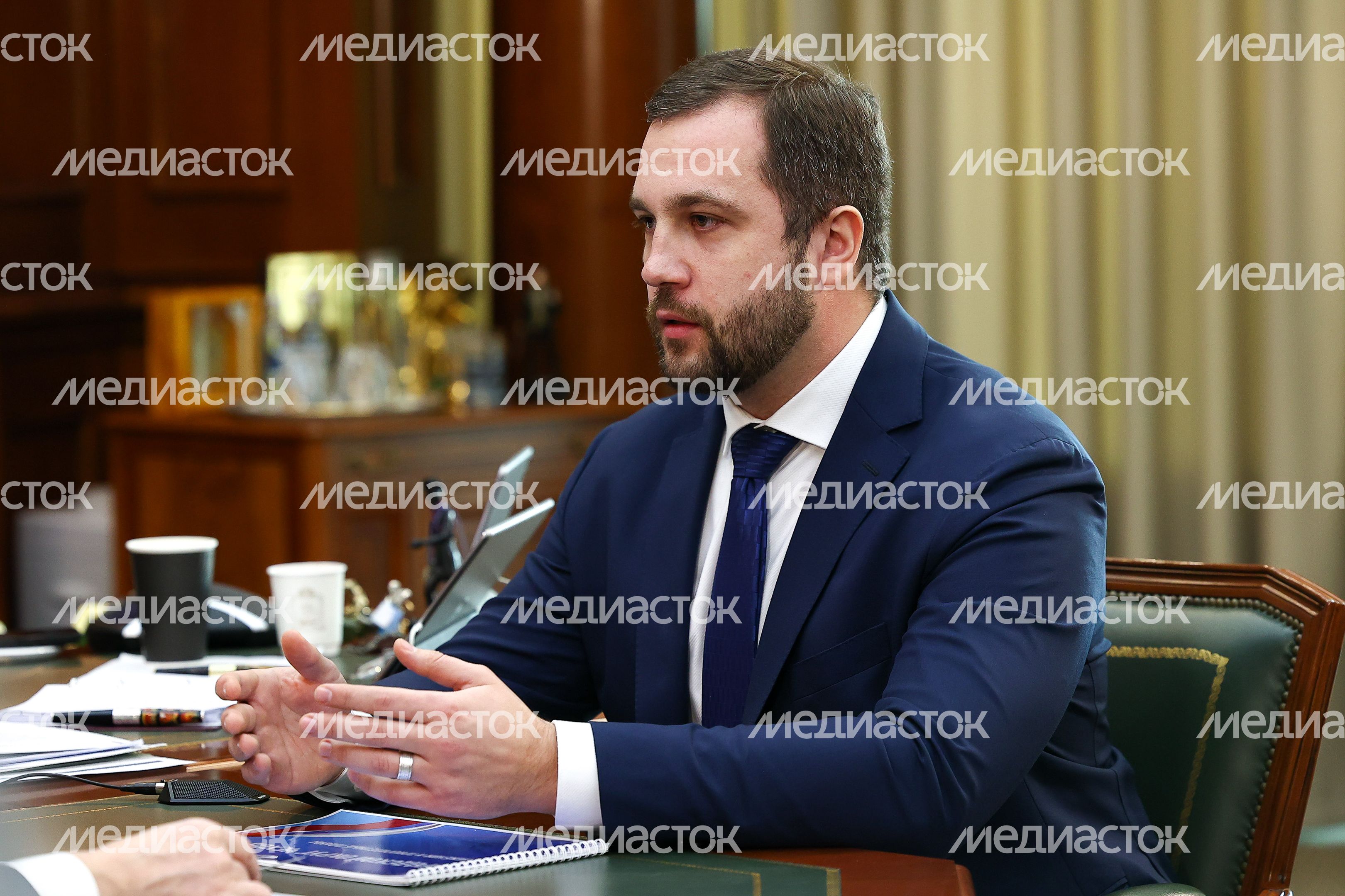 Андрей Воробьев провел рабочую встречу с главой городского округа Чехов Андрей Воробьев провел рабочую встречу с главой городского округа Чехов