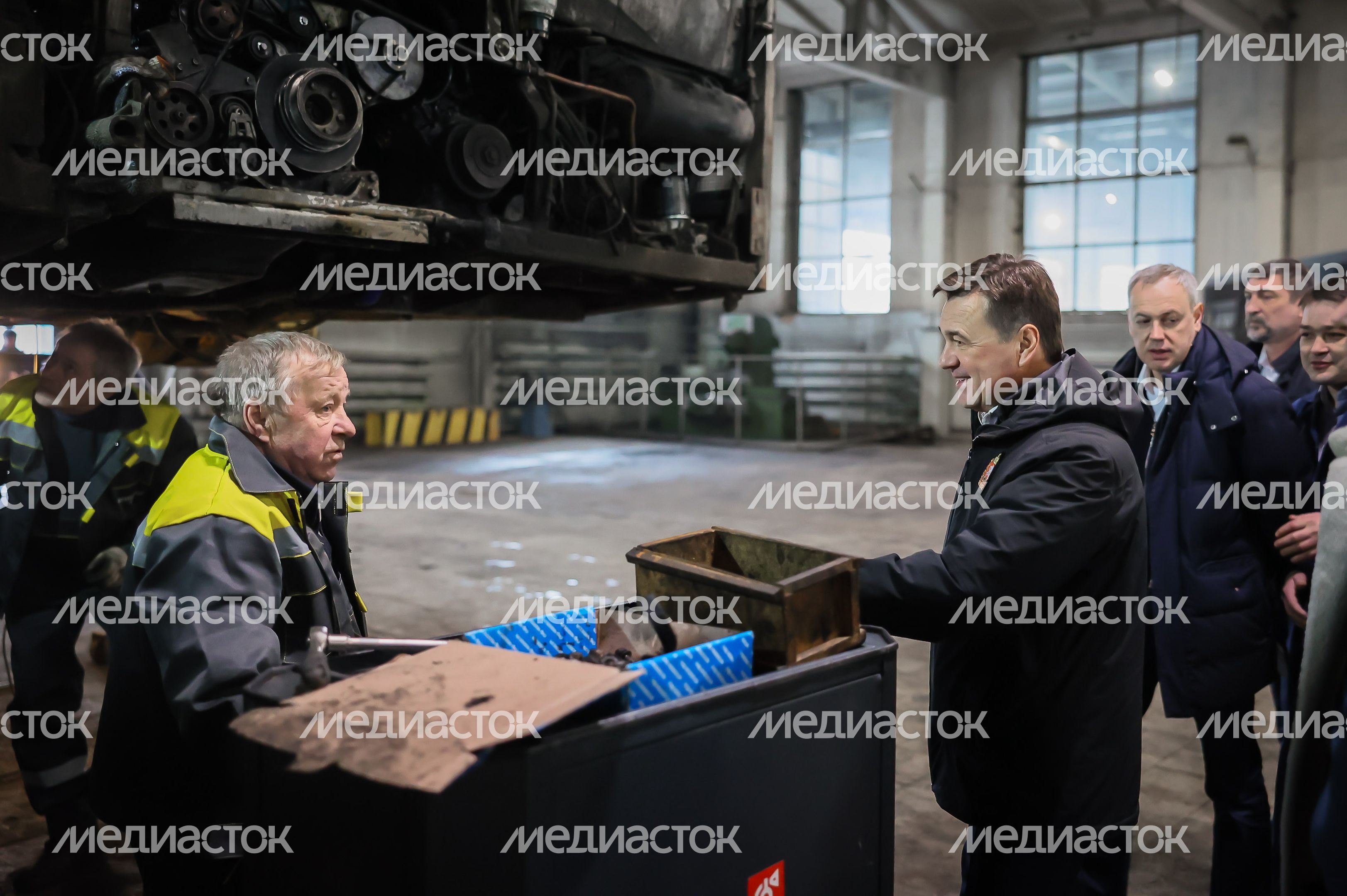 Андрей Воробьев посетил подразделение "Мострансавто" в Истре