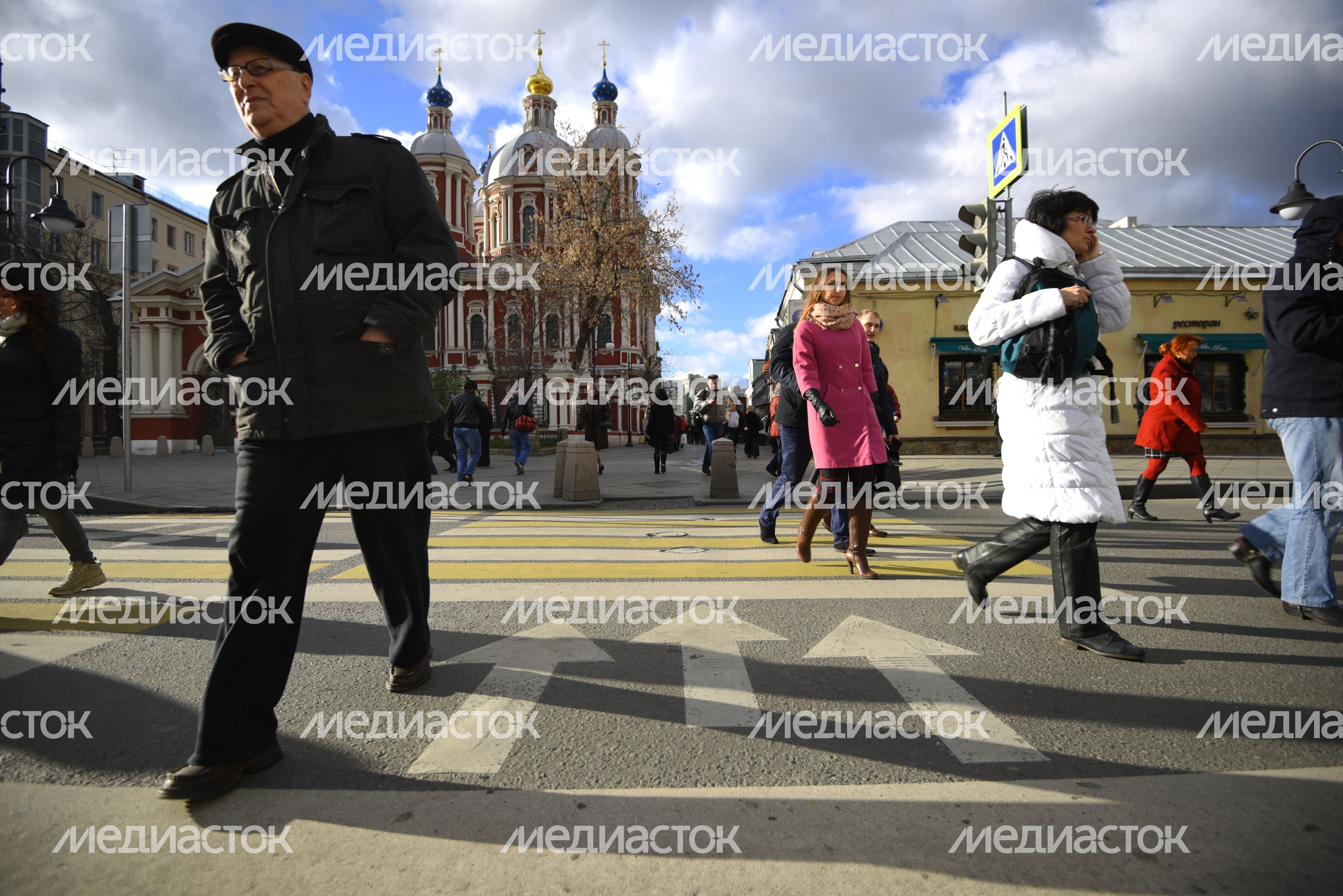 Двойной пешеходный переход на Пятницкой улице в Москве