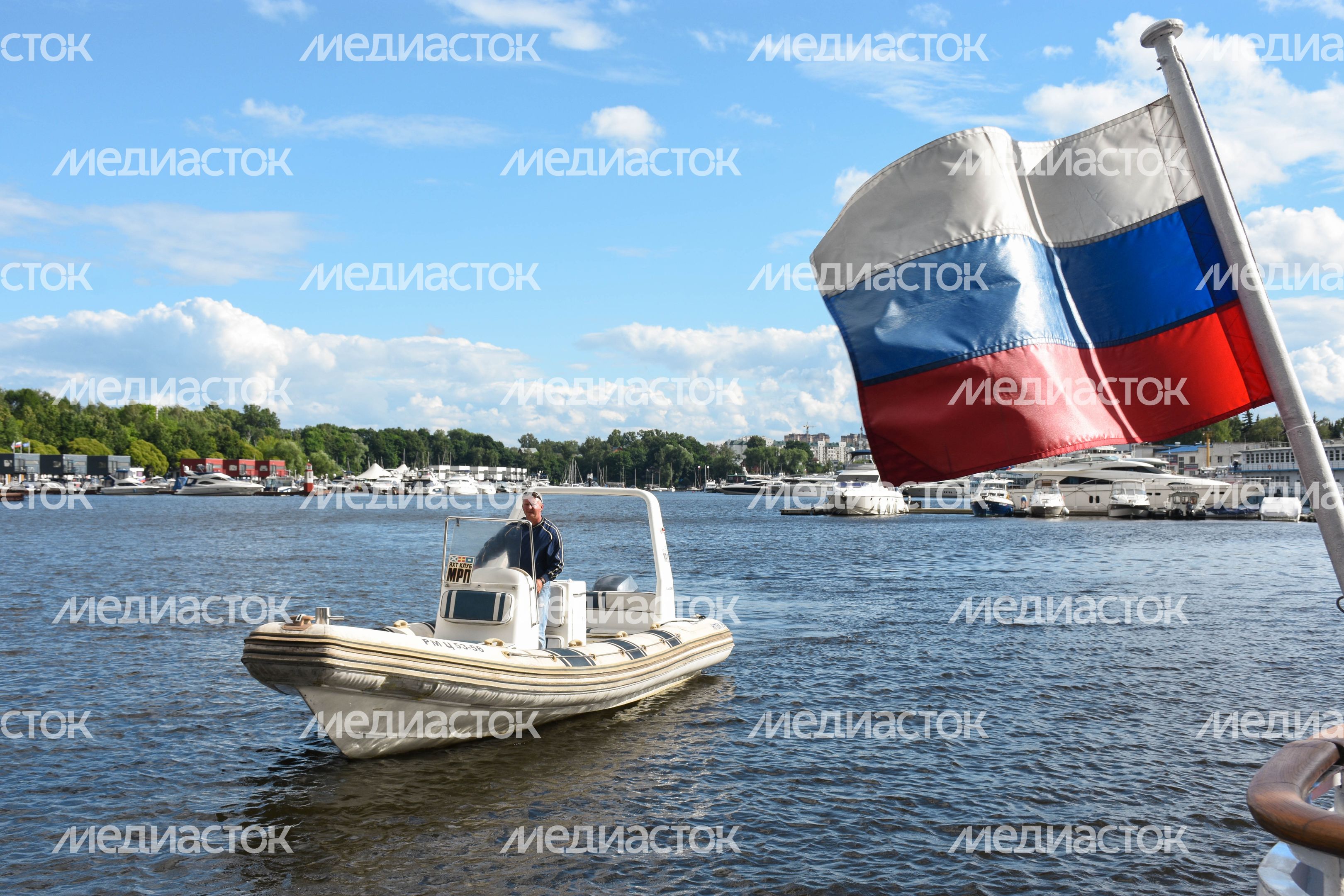 Московский международный яхтенный порт в Долгопрудном